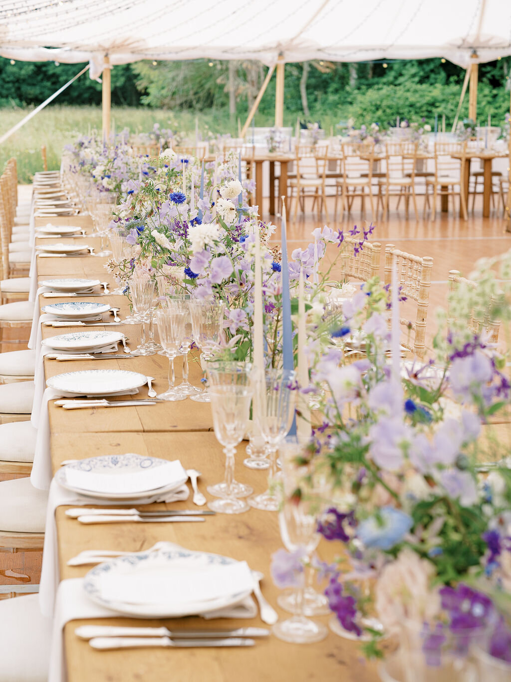floral blue centerpiece for a outdoor wedding