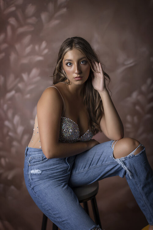 Plano senior girl poses in studio