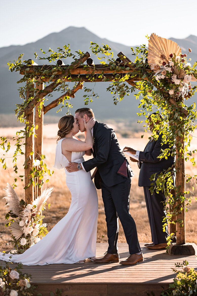 Colorado-Wedding-Photography_The-Barn-at-Sunset-Ranch_Mountain-Wedding_47
