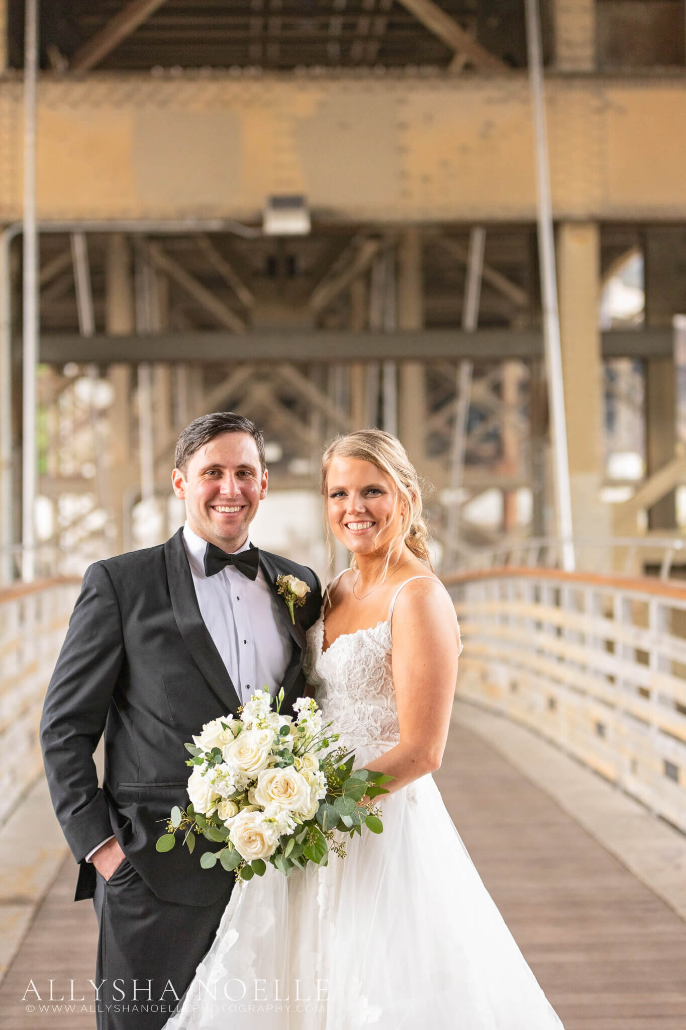Wedding-at-The-Factory-on-Barclay-in-Milwaukee-0512