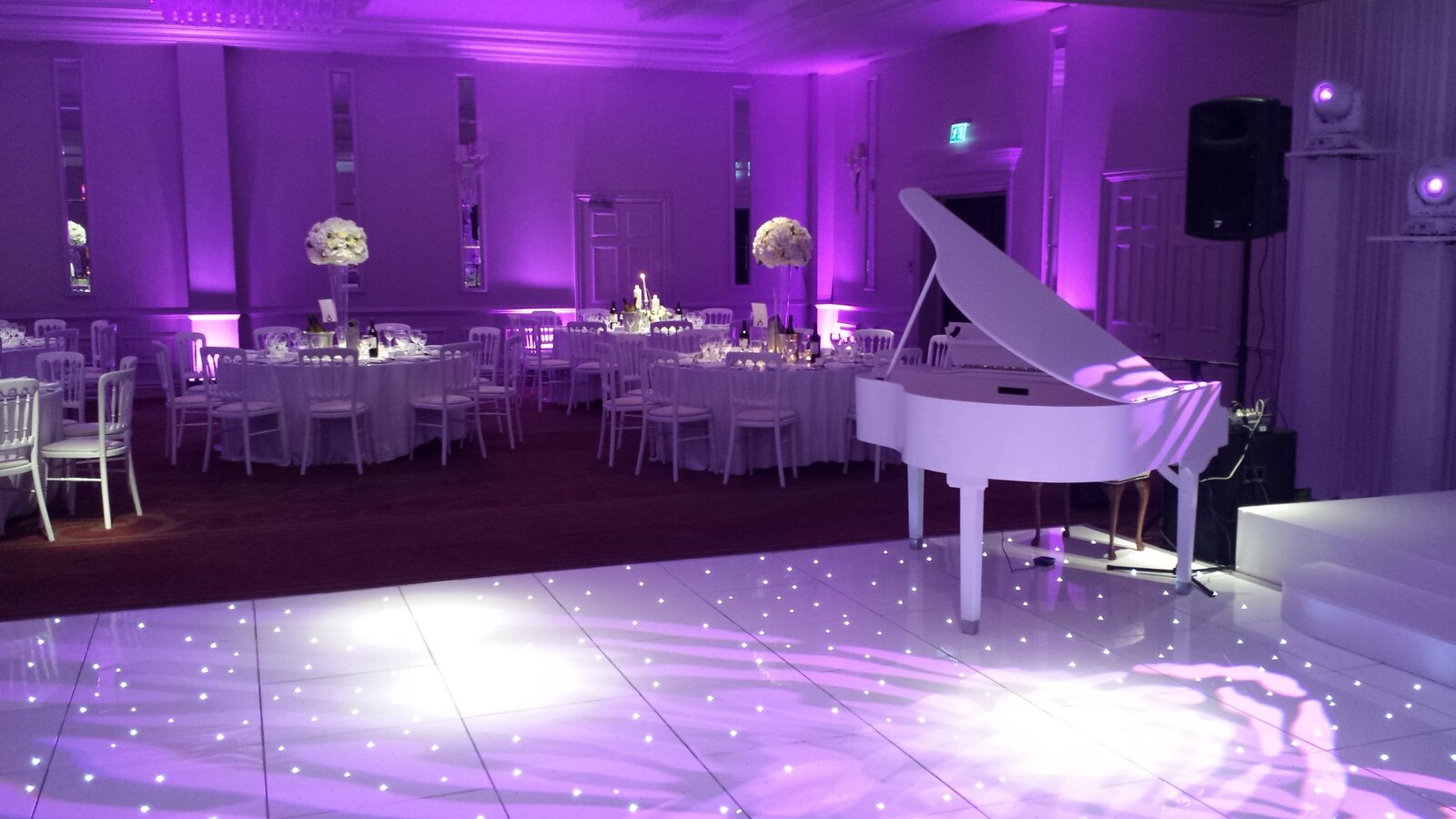 white baby grand piano wedding event (4)