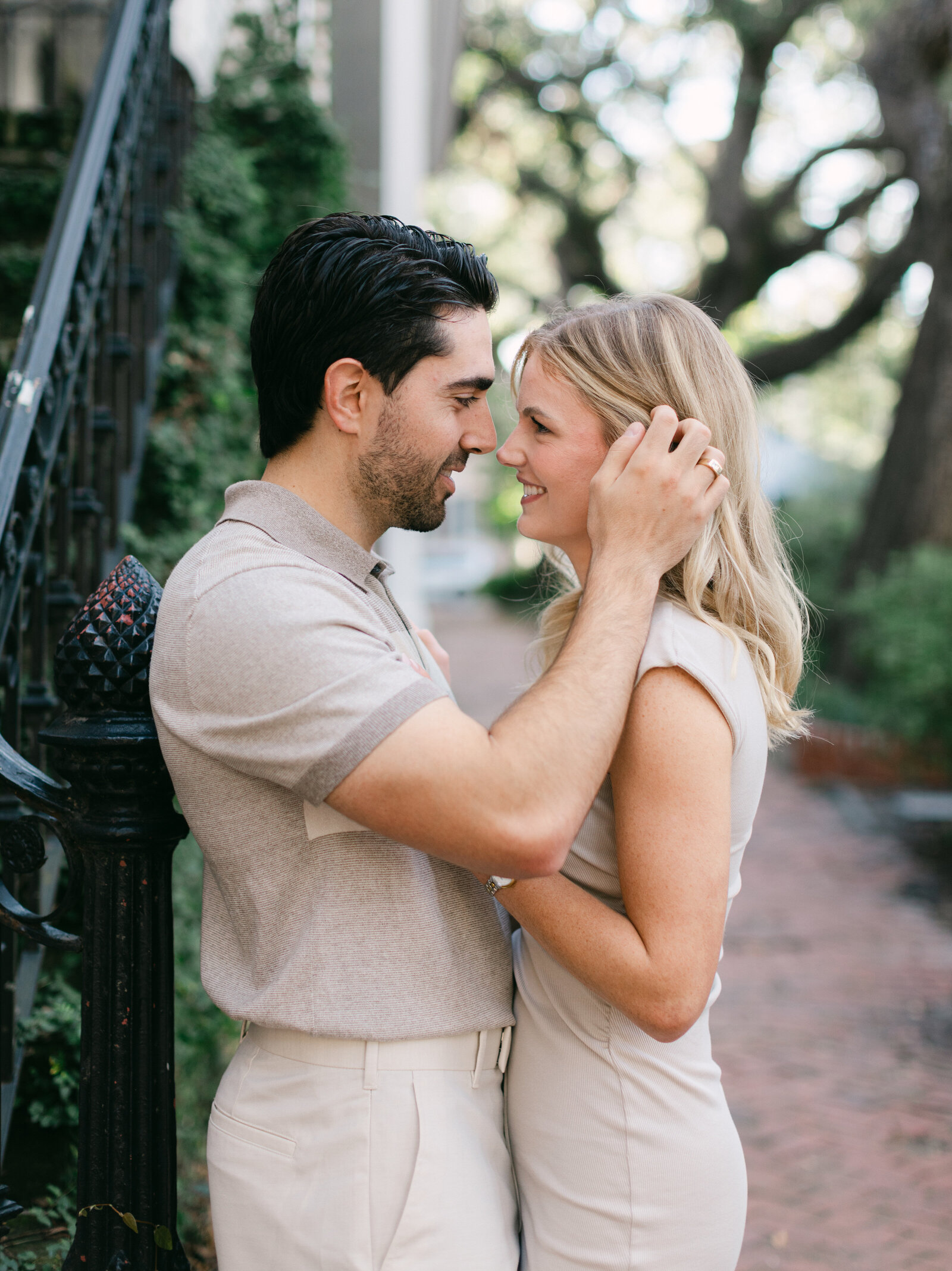 111-torianna-brooke-portraiture-historic-downtown-savannah-engagement-mac-corey