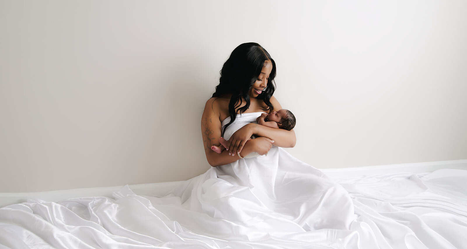 metro detroit newborn photographer mama and baby girl