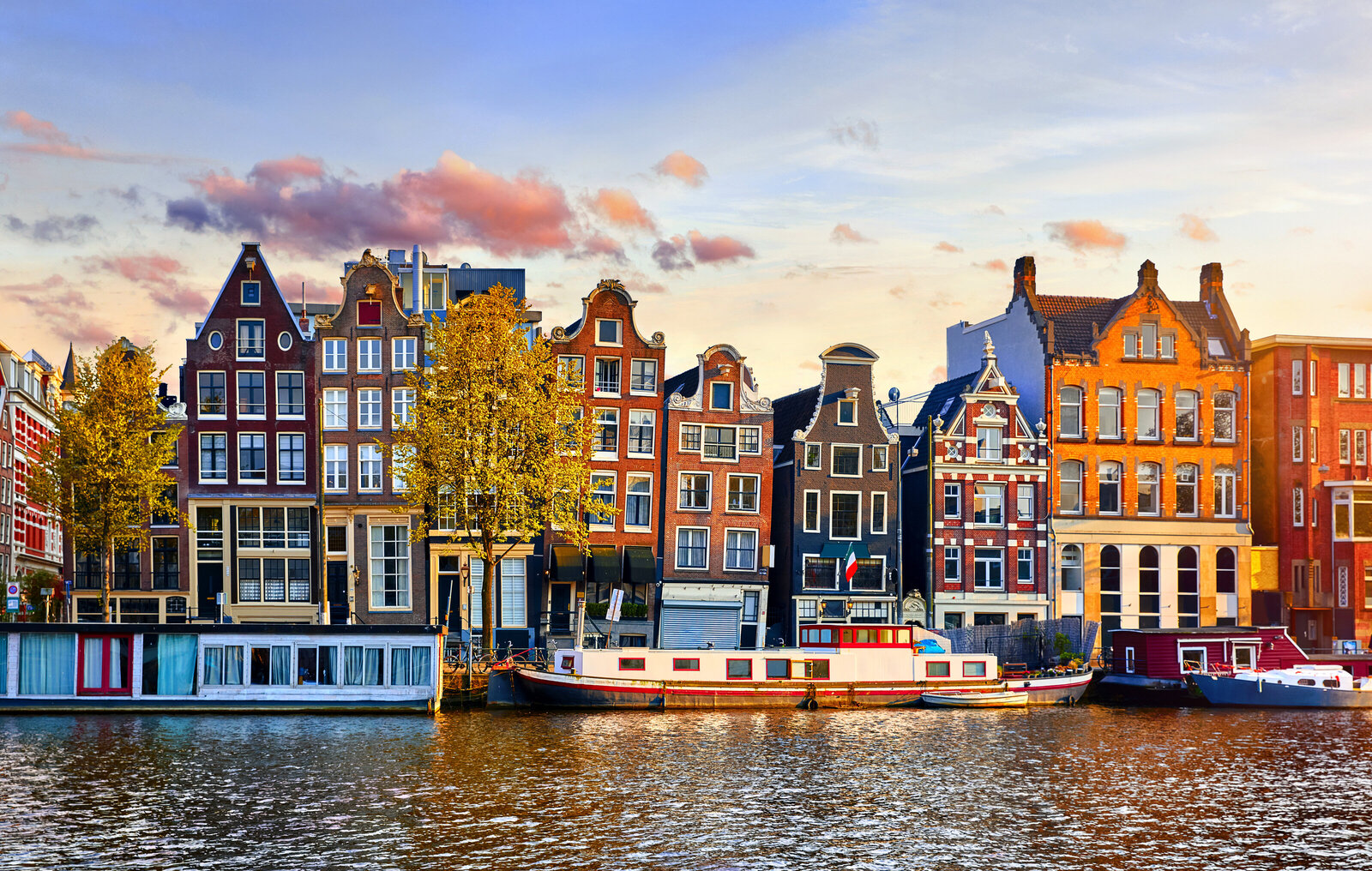 Amsterdam_261711068