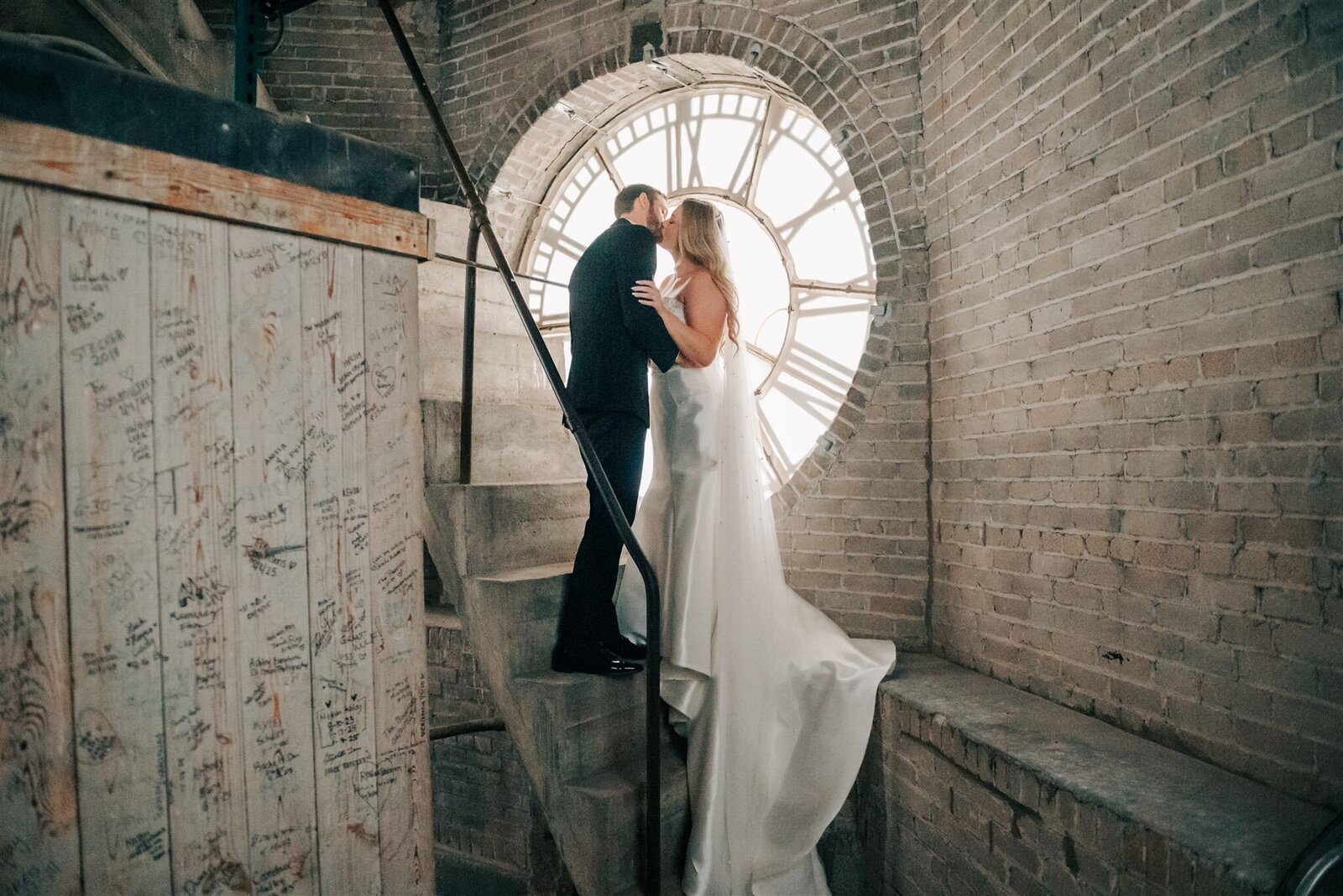 ANN-ARBOR-WEDDING-PHOTOGRAPHER-CAPTURED-BY-KELSEY-COLLINS-CLOCKTOWER-HCFP-94_websize