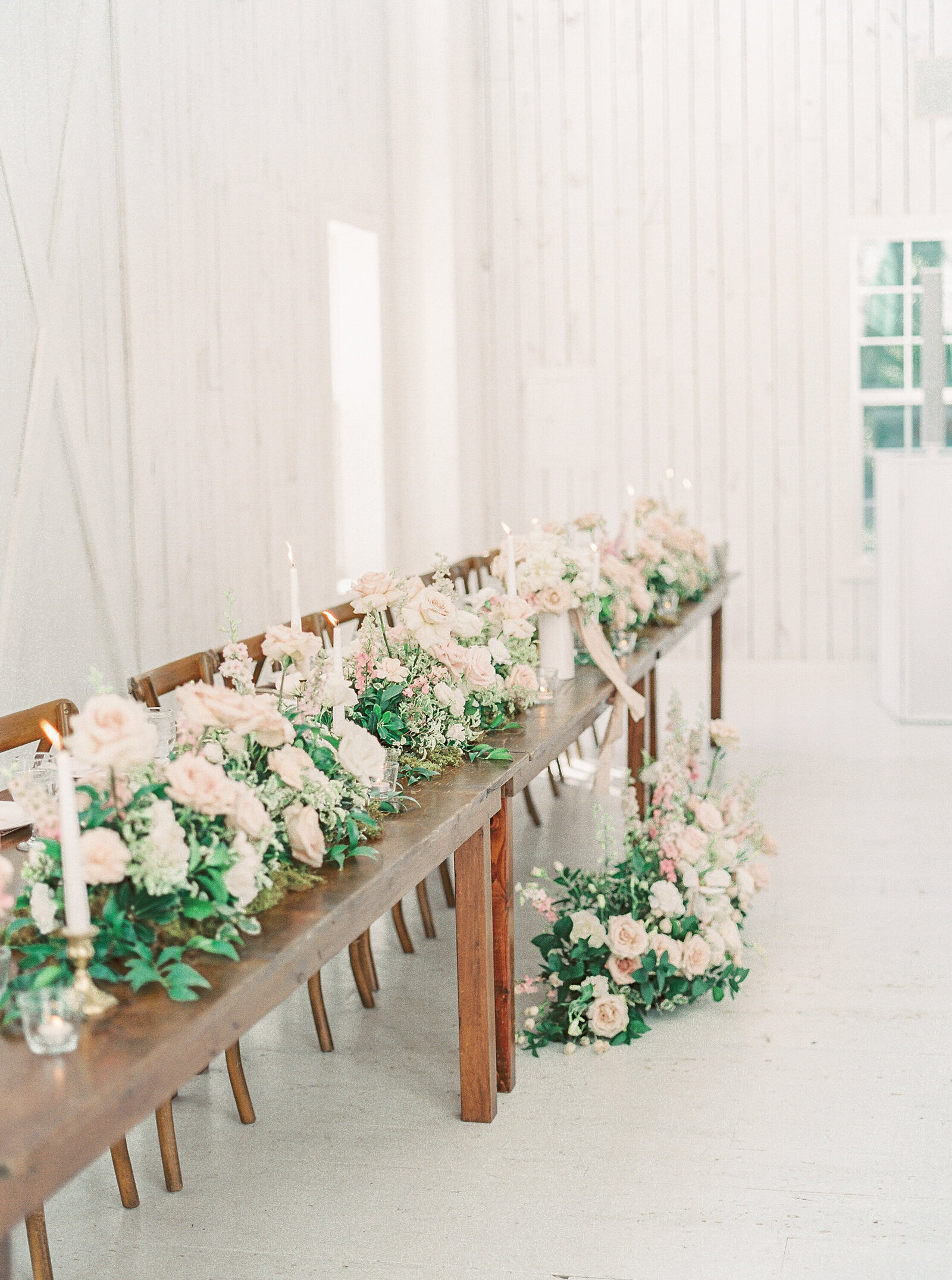 White Sparrow Barn_Lindsay and Scott_Madeline Trent Photography-0116