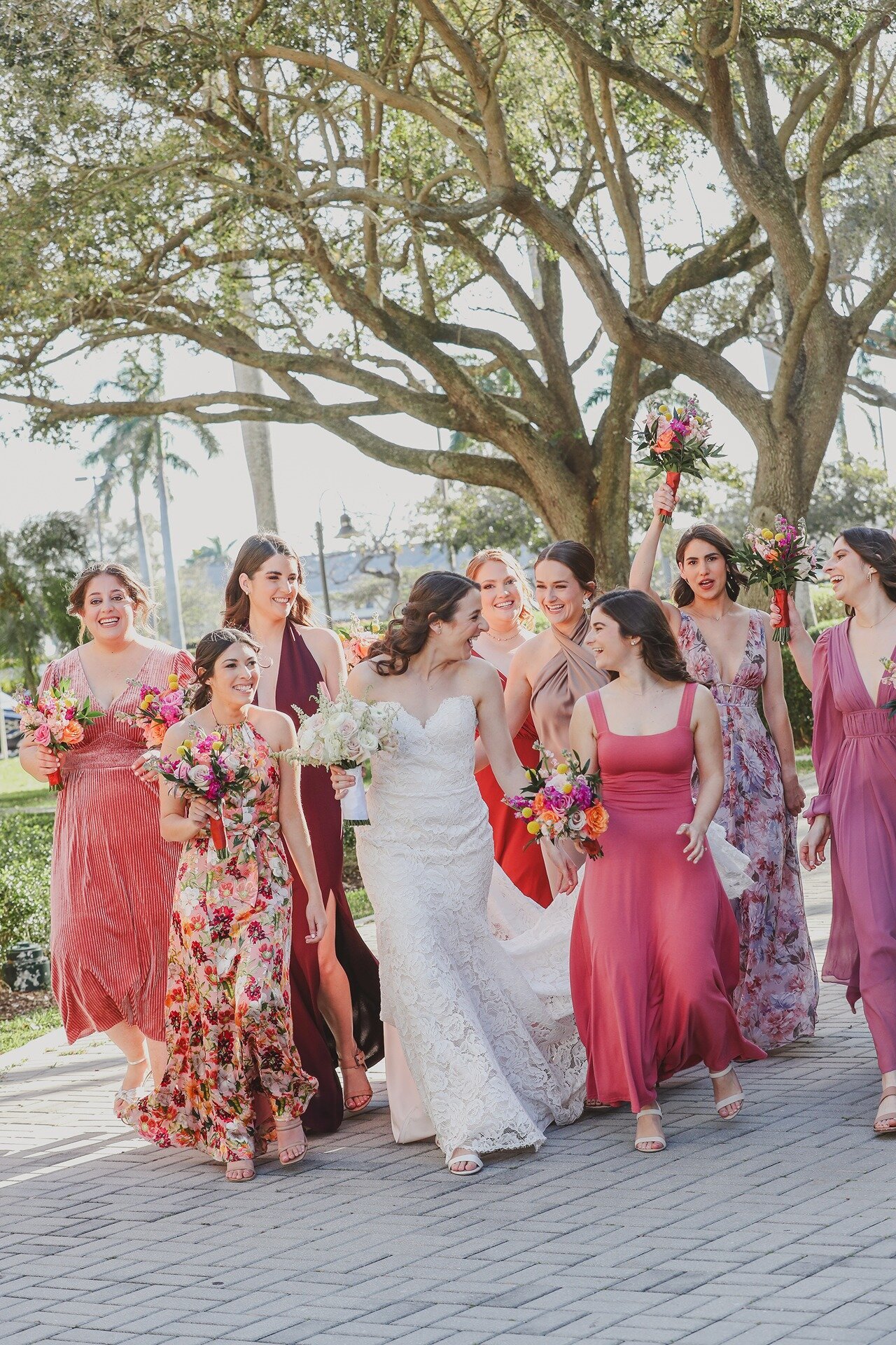 florida-bridal-party-walking-outside