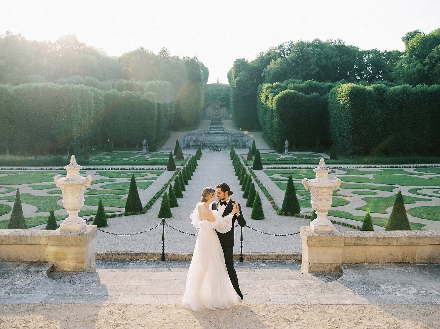 France-chateau-de-Vilette-wedding-Paris-France-Julia-Kaptelova-Photography-071