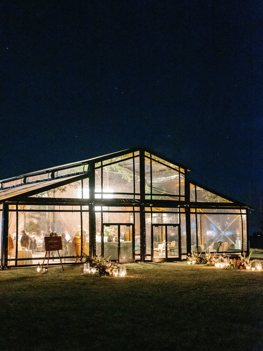 235_Kate Campbell Floral Whitehall Manor tented Winter wedding by Anna and Mateo photo Reception