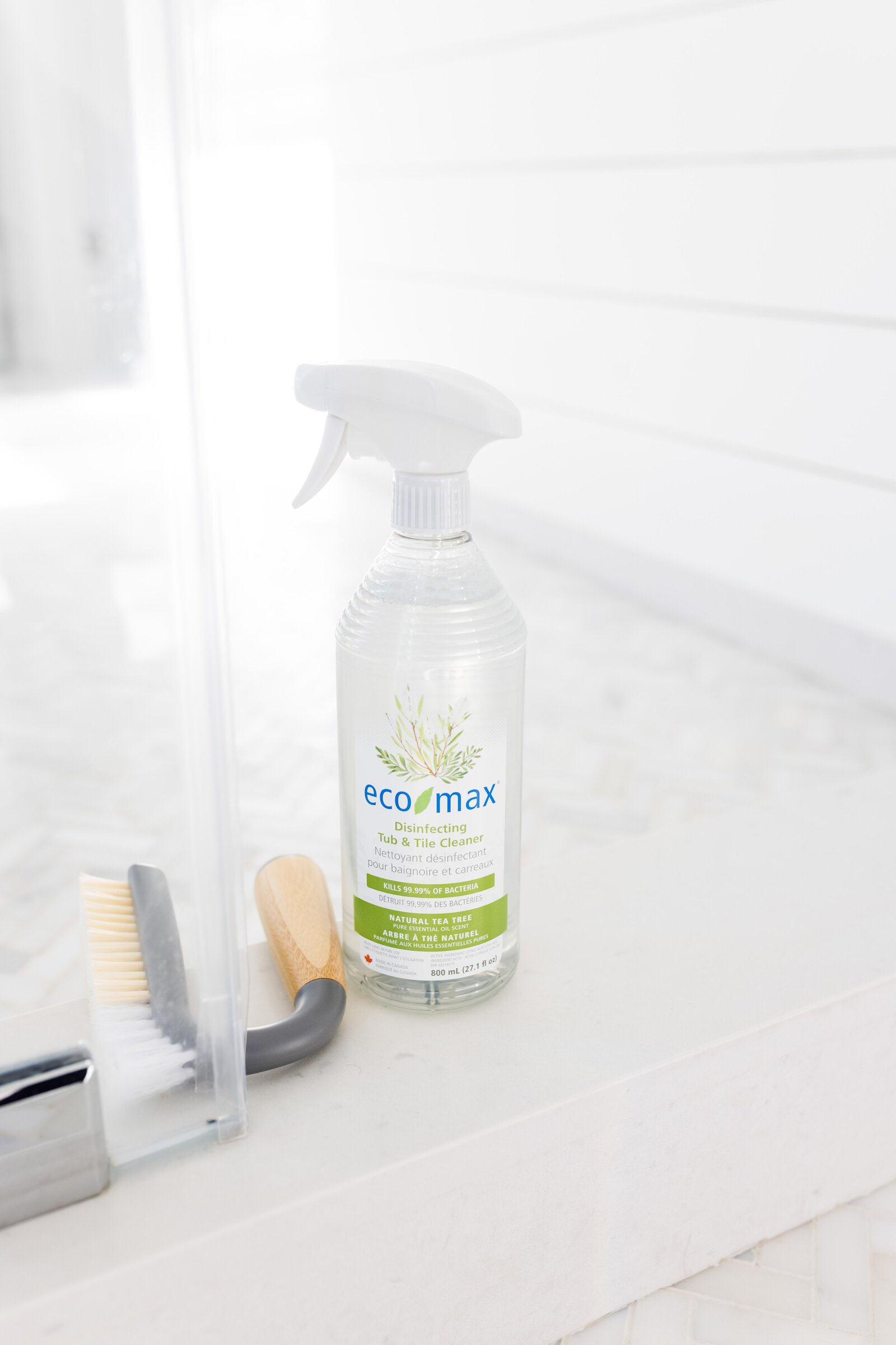 Eco-Max . Bathroom Cleaner Product Photography-11