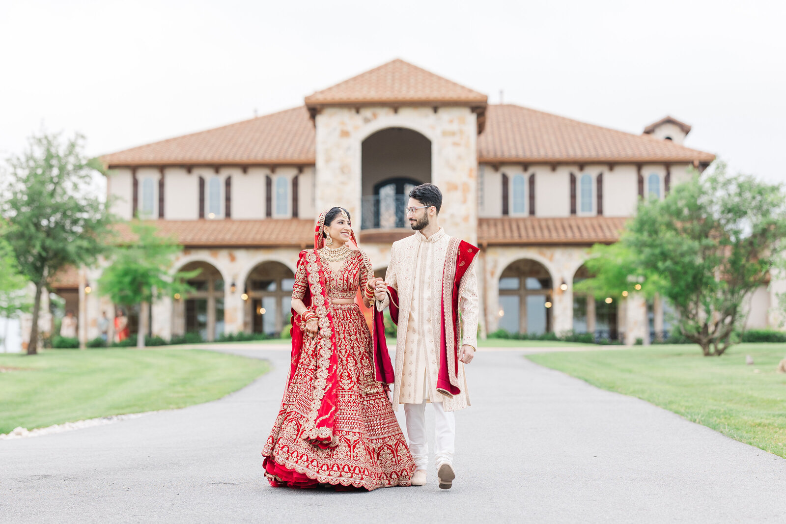 Bride-and-groom-pre-wedding-outdoor-photography