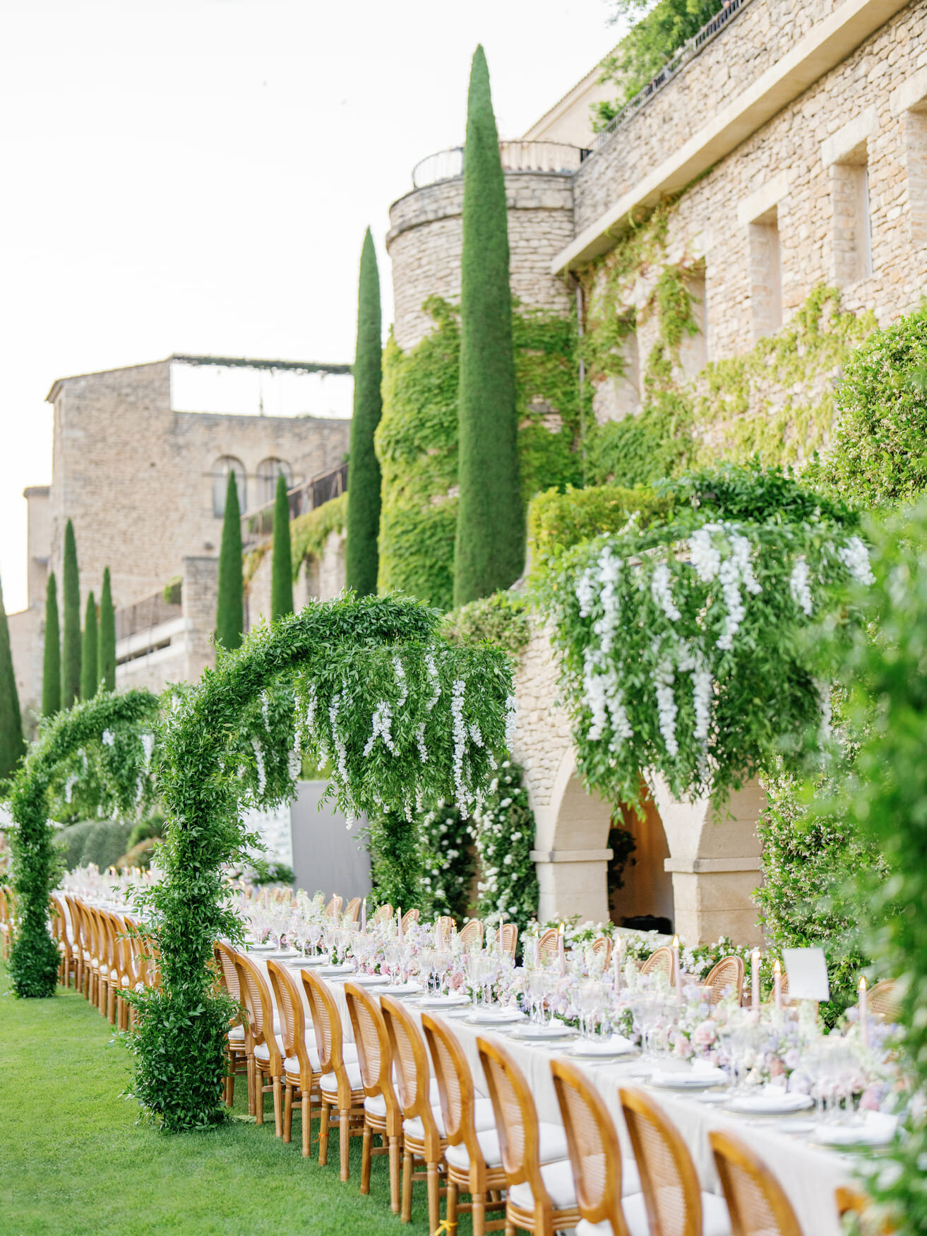 luxurious-garden-style-wedding-decoration