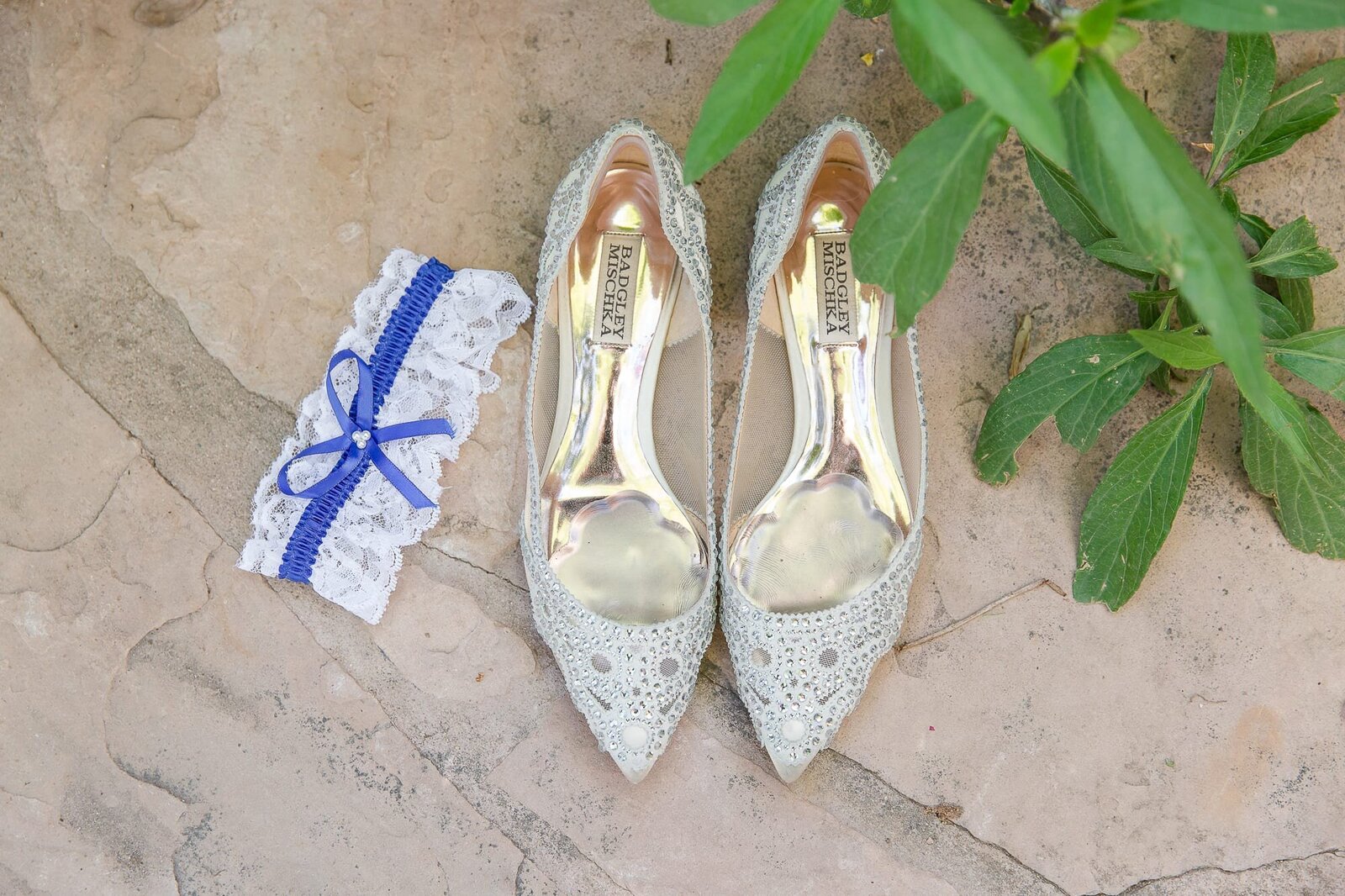 bridal-shoes-and-garter