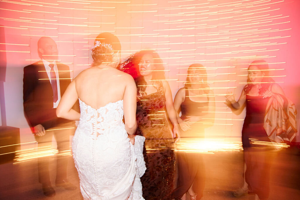 artistic-dance-floor-wedding-light-wall