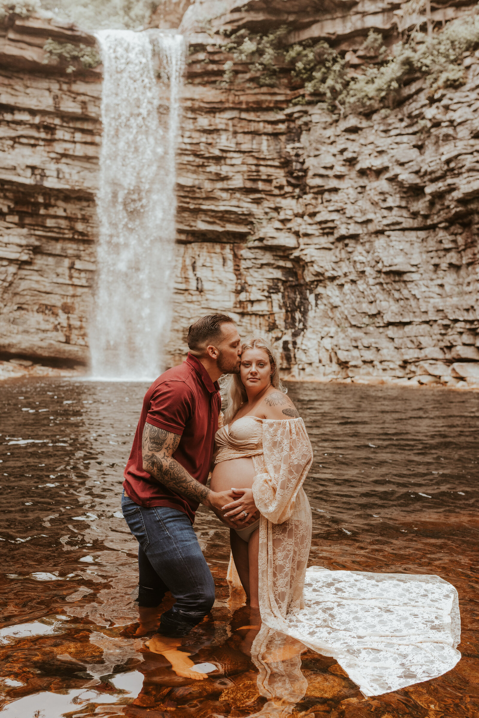 Maternity-photoshoot-minnewaska-ny-love-to-lems-photography (24)