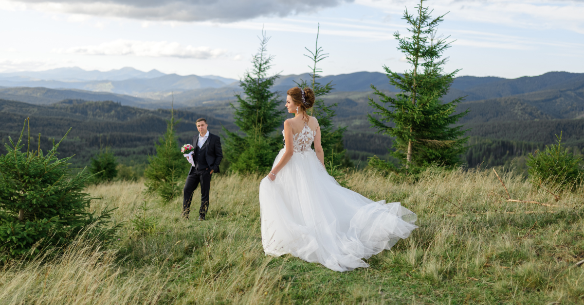 Adventure Elopement Wedding - Jennifer Mummert Photography - Smoky Mountains Wedding - Hike