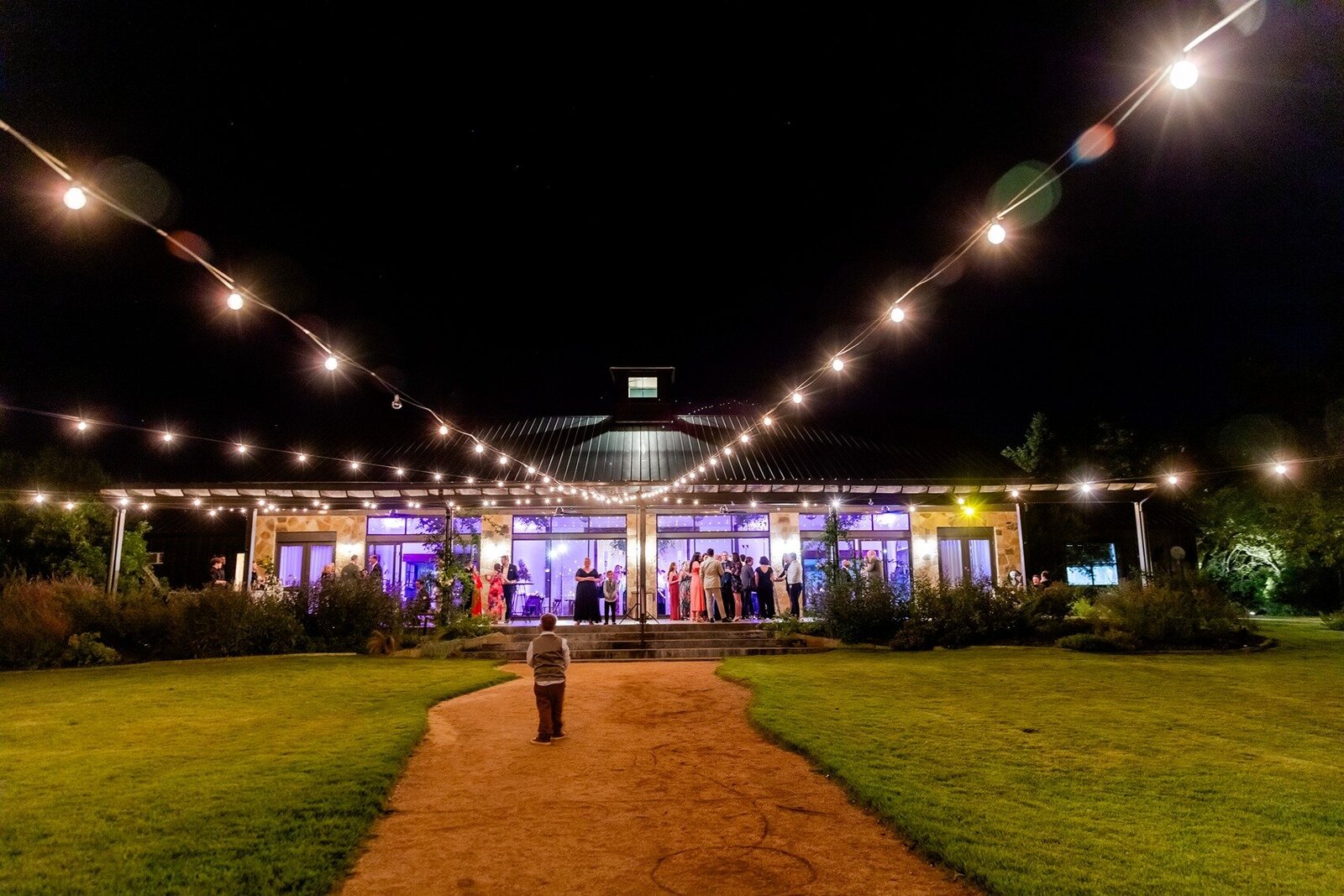 reception-path-entrance-pecan-springs