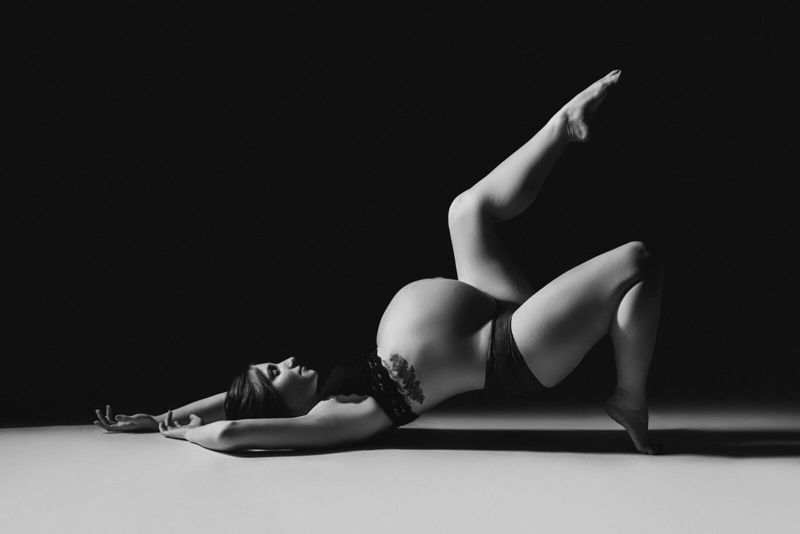 Kirsty-NicSo Studio-Maternity-charlotte (6 of 6)