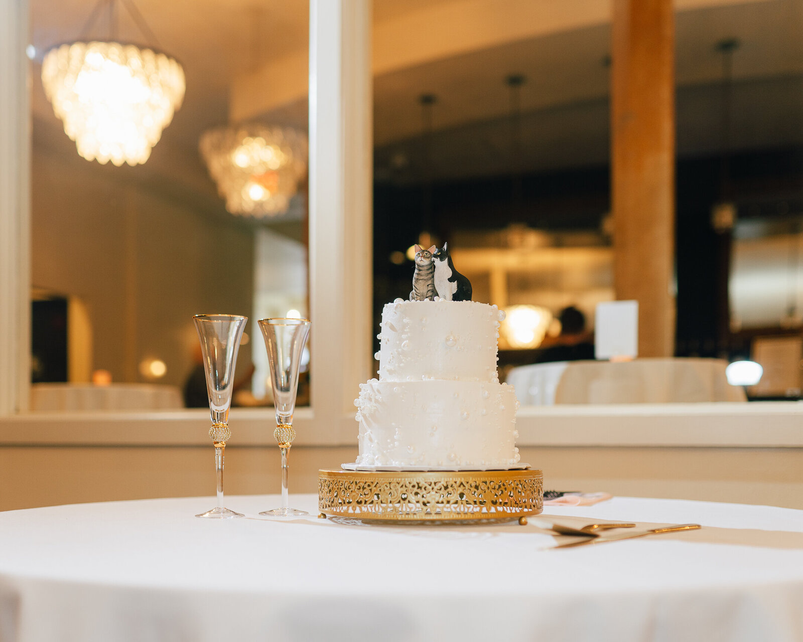 Corby Intercontinental Hotel Kansas City Wedding Plaza-181