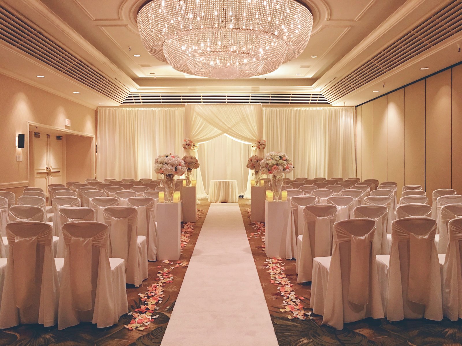 Venue Hyatt Regency Waikiki The Wedding Linen Co.