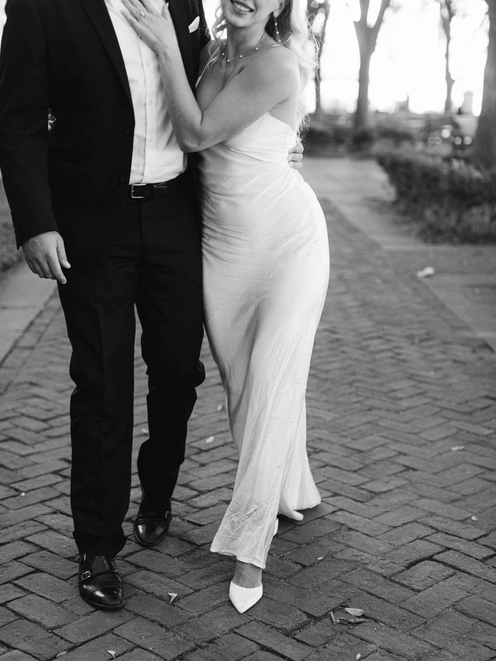 59-torianna-brooke-portraiture-chic-charleston-engagement-session-french-quarter-lauren-paul