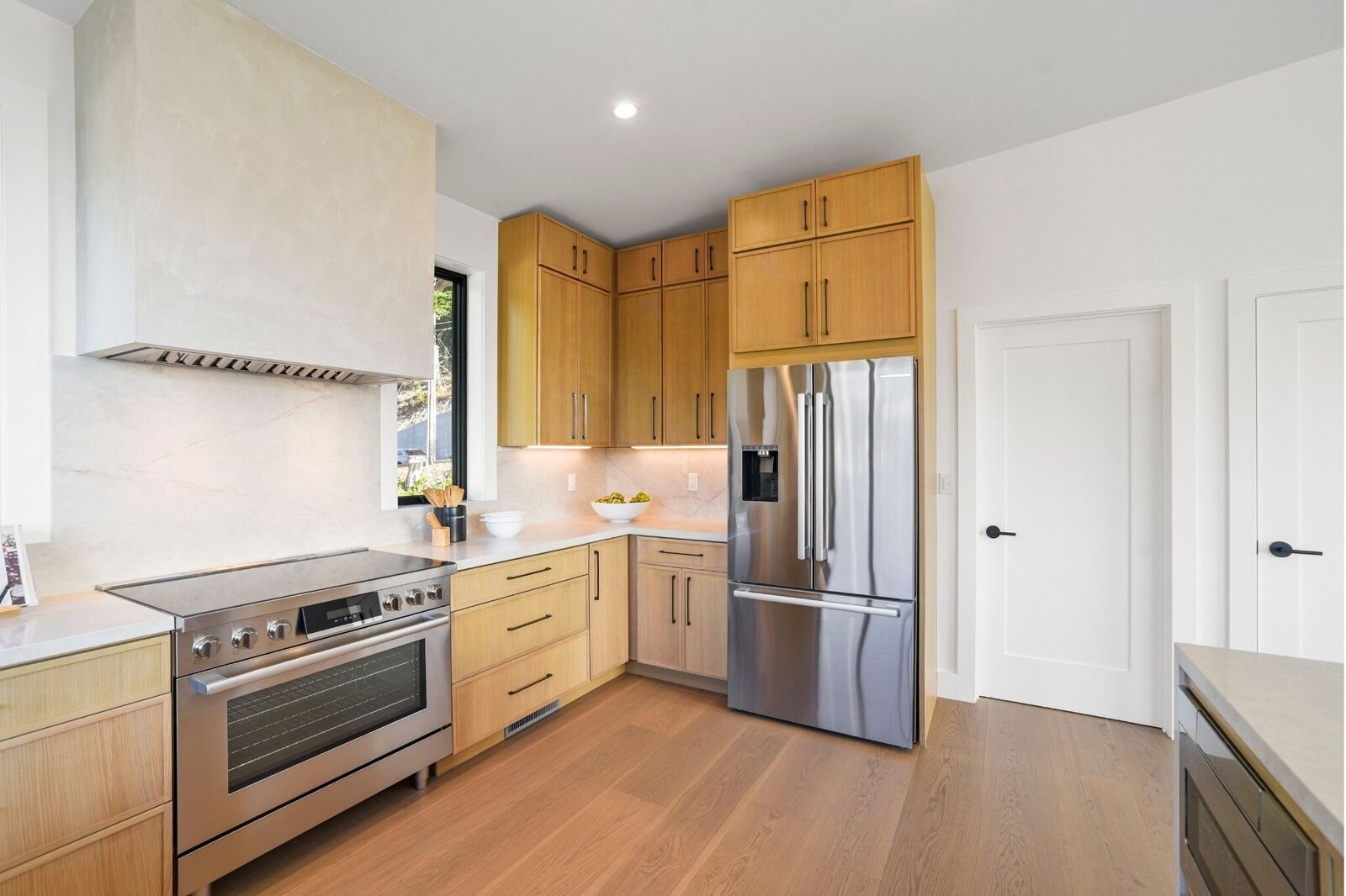 mls18_michael-jimenez-pacifica-real-estate-agent-near-me-homes-for-sale-luxury-kitchen-buyers-agent
