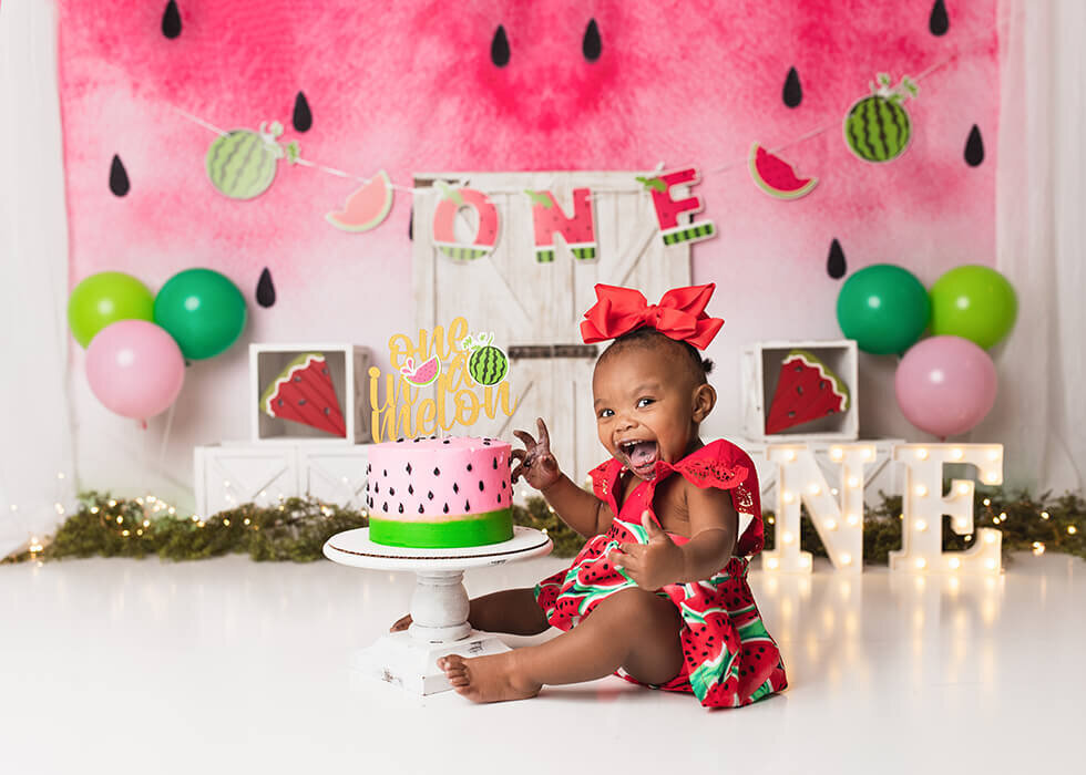 Le Claire first birthday pictures, Le Claire cake smash, Le Claire Smash Cake Photographer