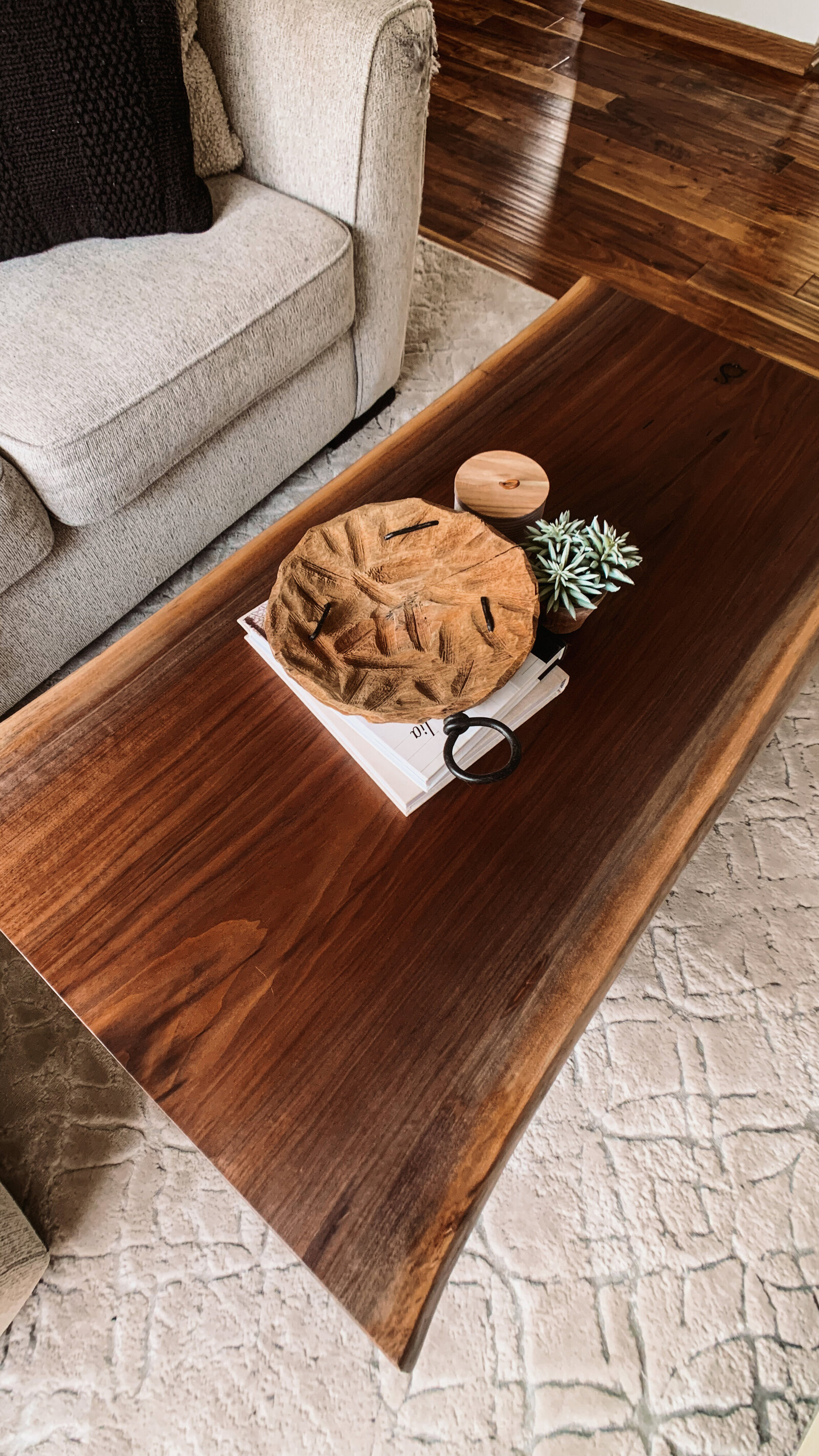 walnut-coffee-table_16-9-4