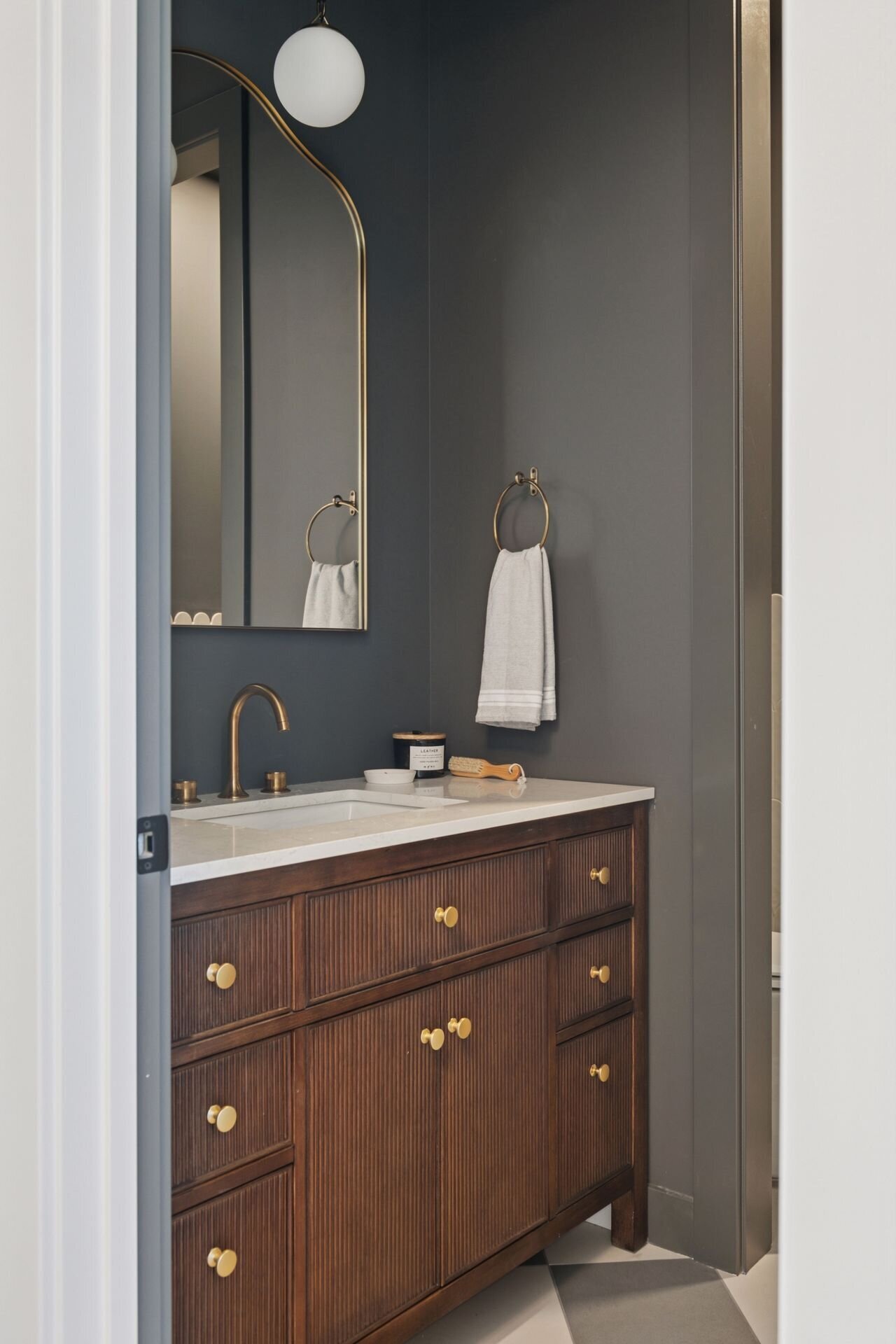 4404 West 58th Street - Main Level Powder Room Details