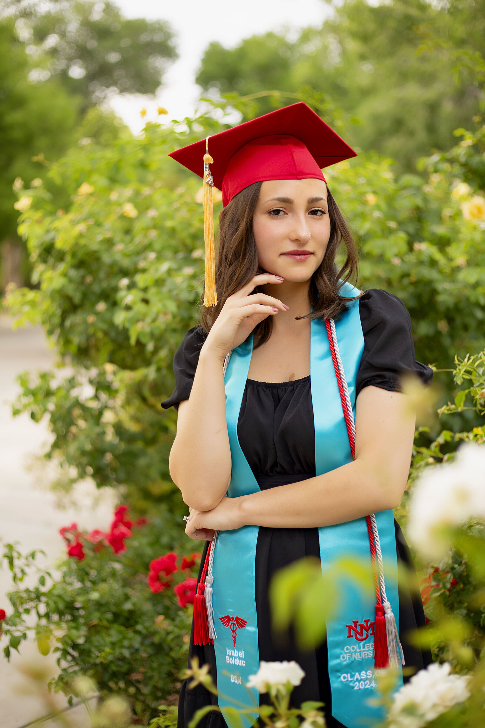 Nurse-grad-UNM-photo-session-flowers