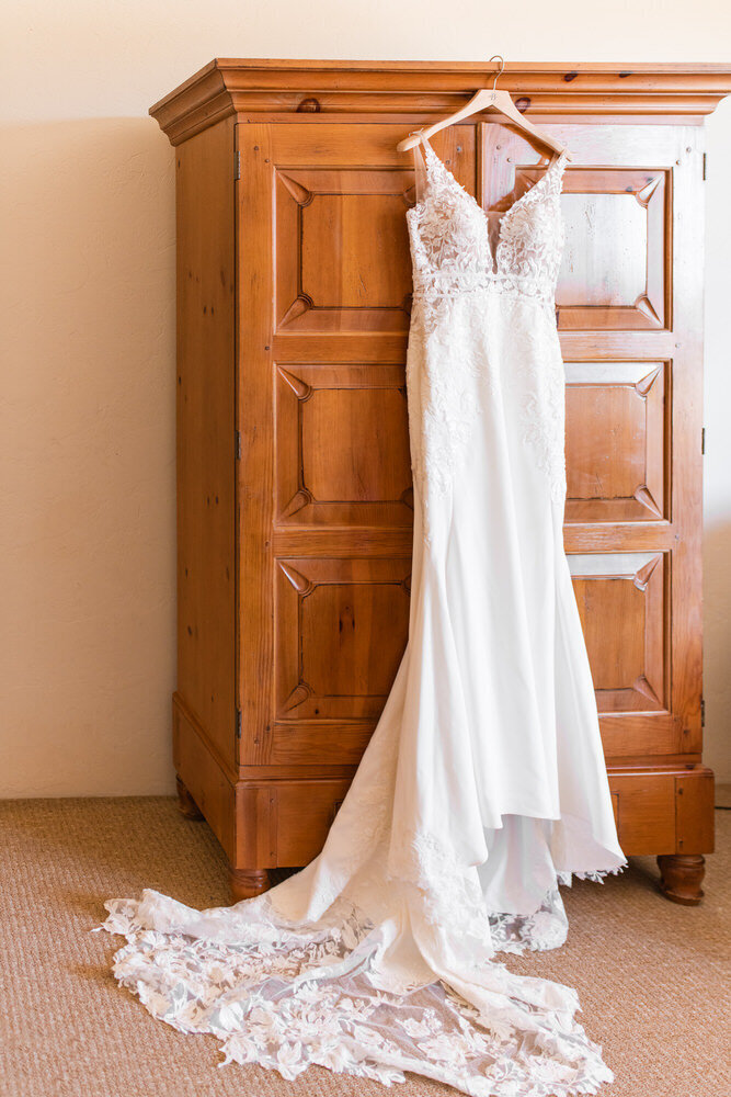 barn-wedding-at-Tanque-Verde-Ranch-in-Tucson-Christy-Hunter-Photography-001