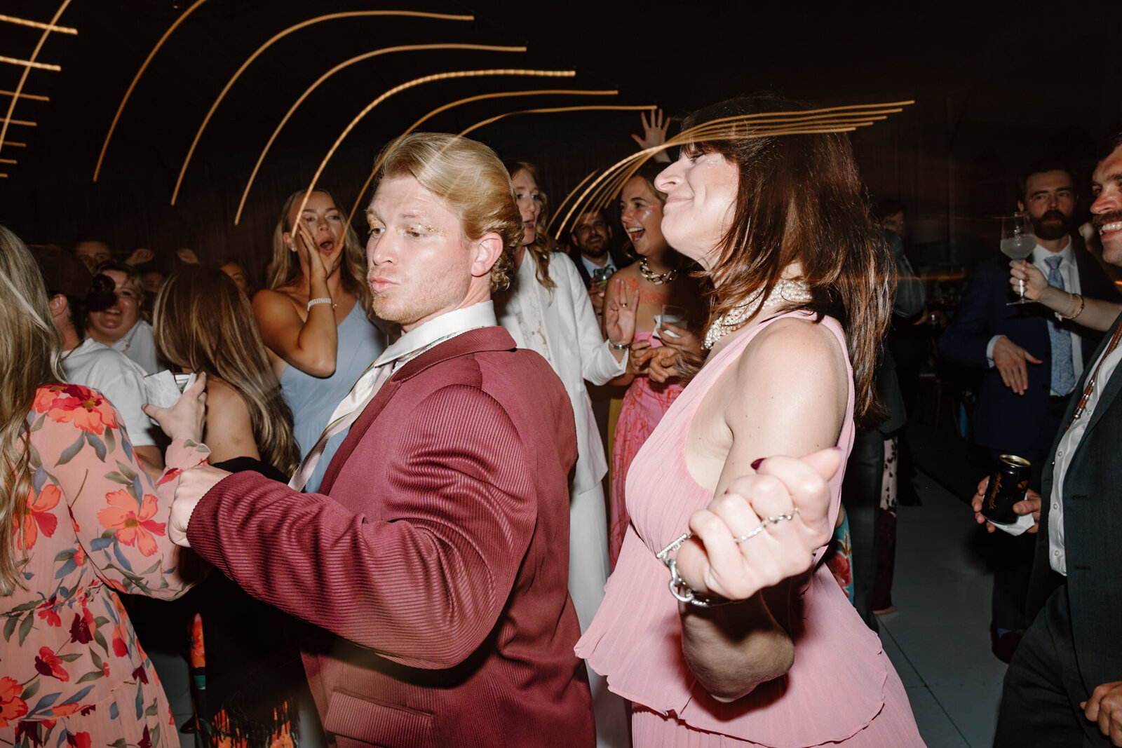 liza-amber-spring-riverwood-mansion-wedding-31