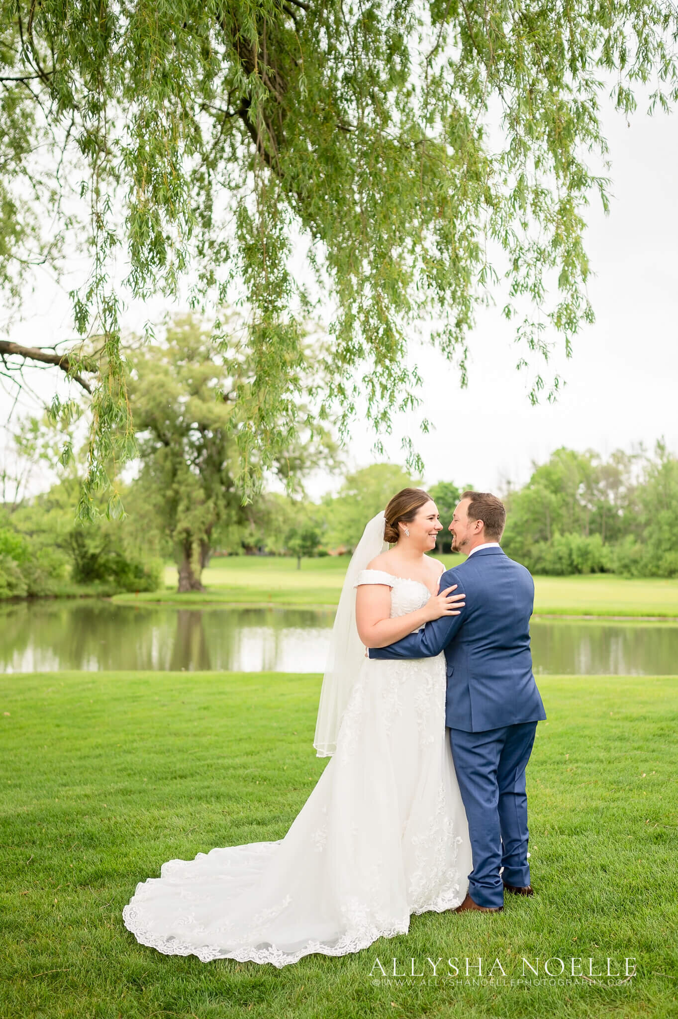 Wedding-at-River-Club-of-Mequon-409