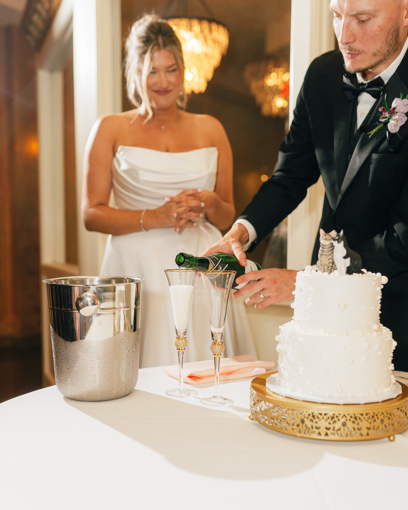 Corby Intercontinental Hotel Kansas City Wedding Plaza-212