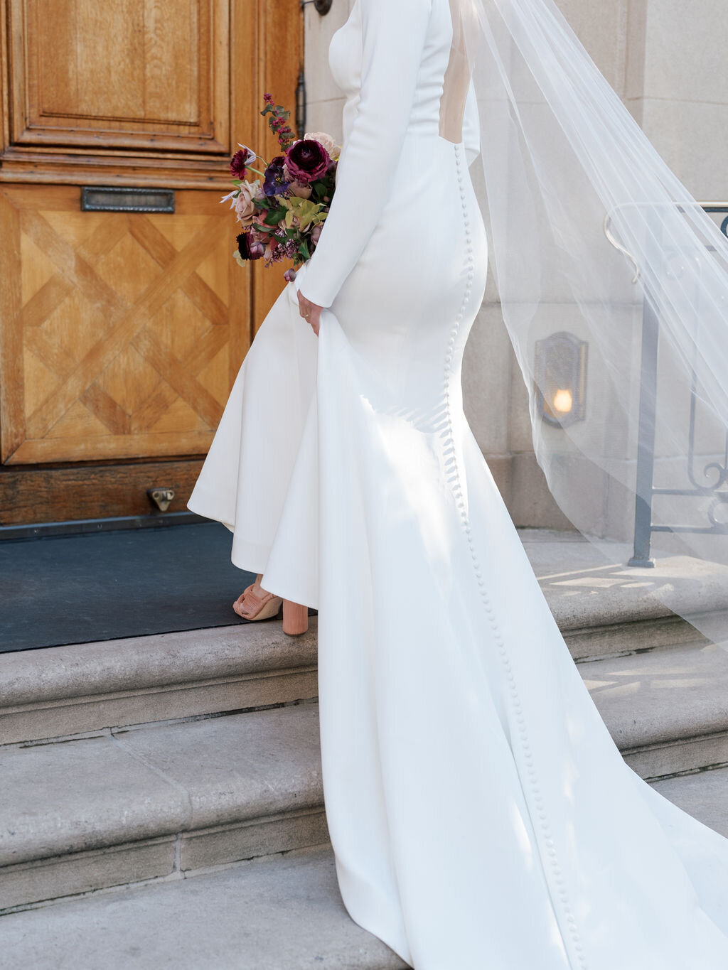 26Kate Campbell Floral Meridian House fall wedding by Greer Gattuso photo portraits