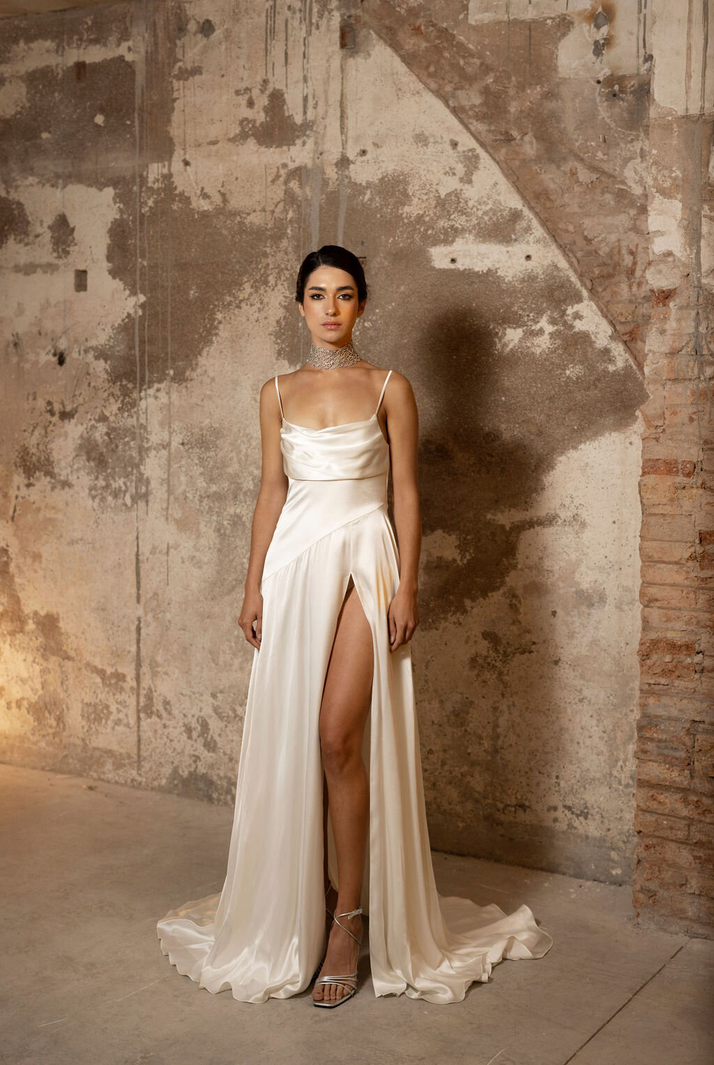 8DRESS18