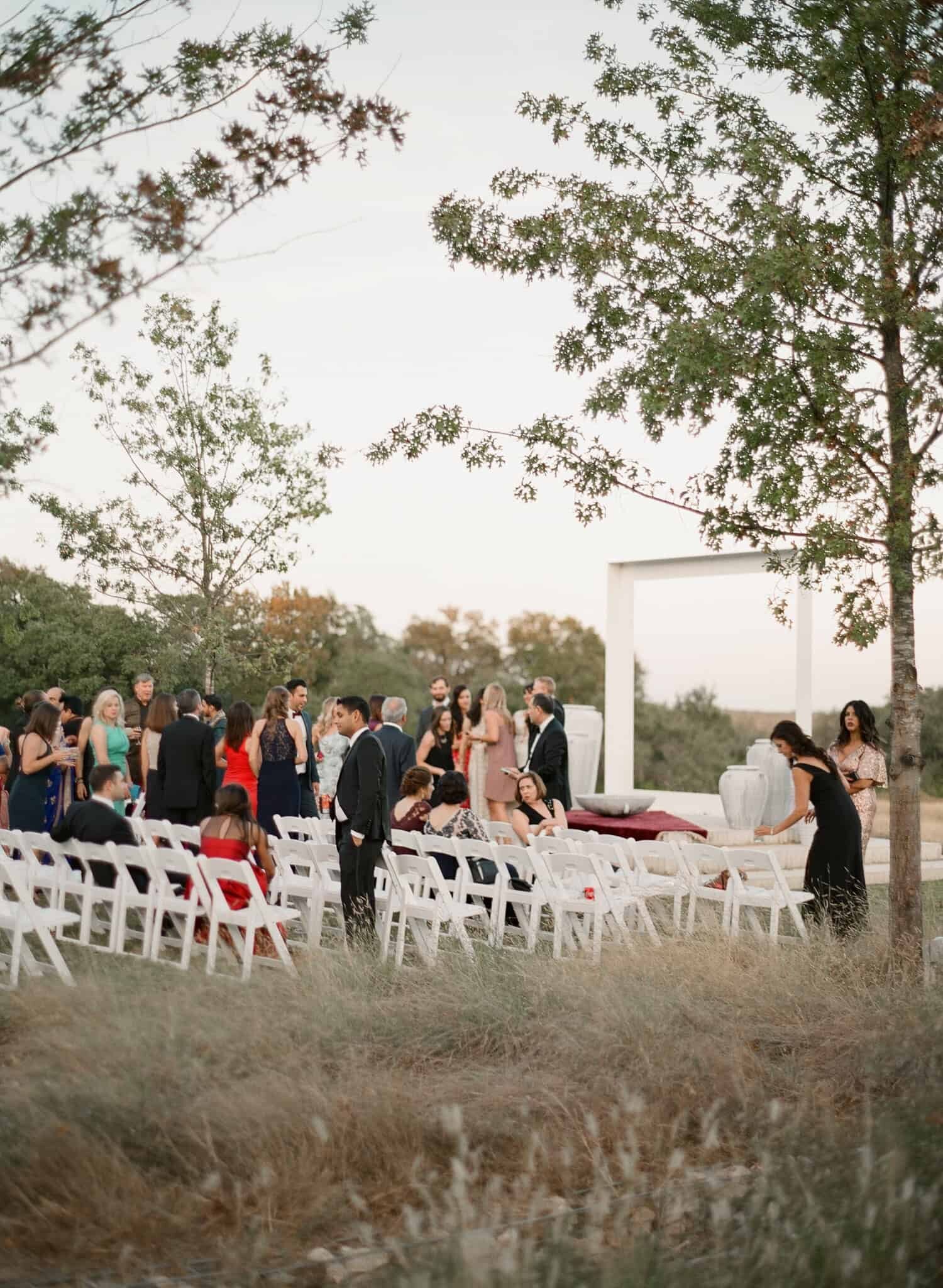 AUSTIN-MODERN-MONOCHROMATIC-INDIAN-WEDDING-00636