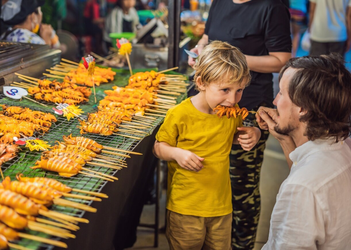 Thailand-met-kinderen-markt