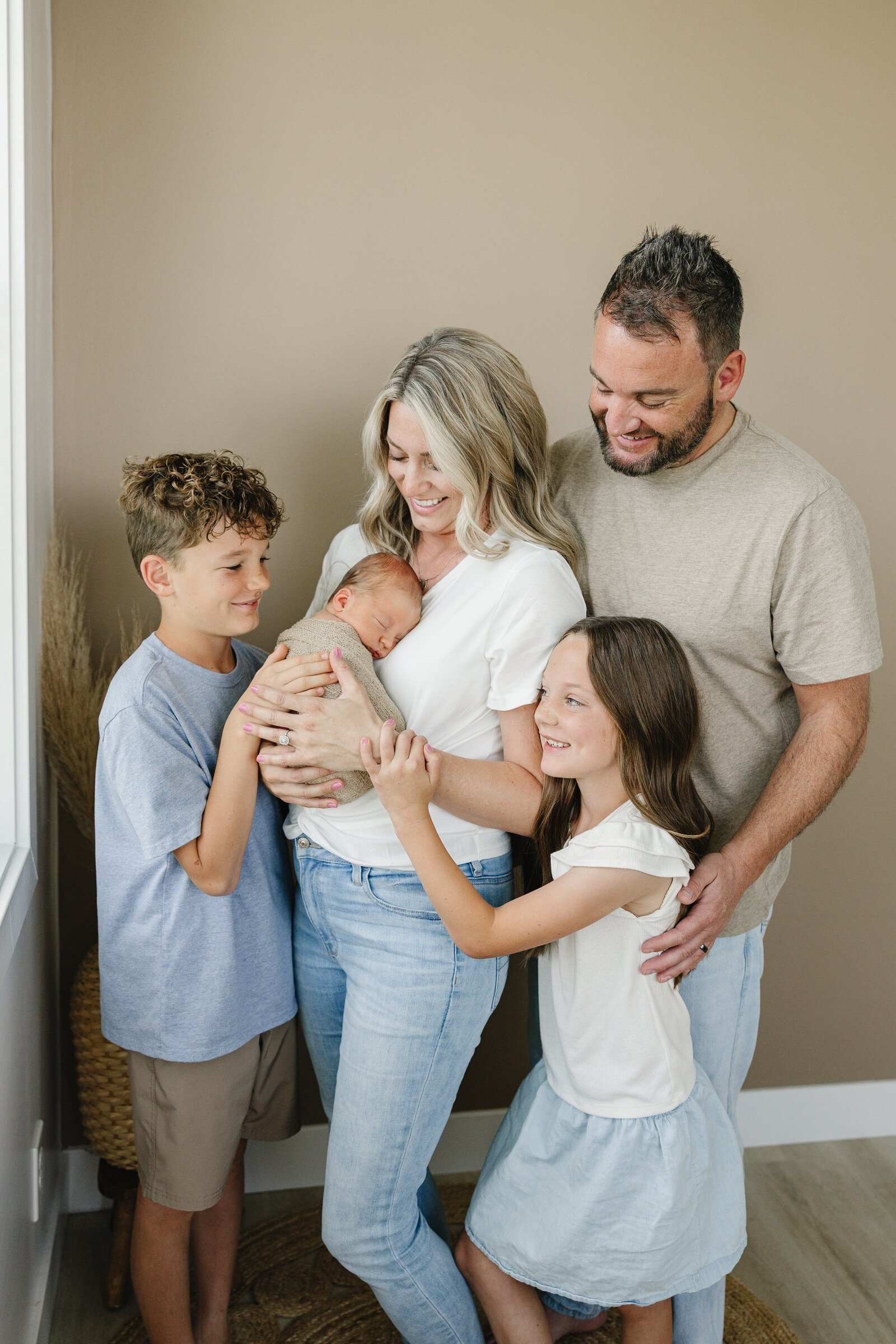 NEWBORN FAMILY REGIE ANN WITH KYLEE ANN STUDIOS0007