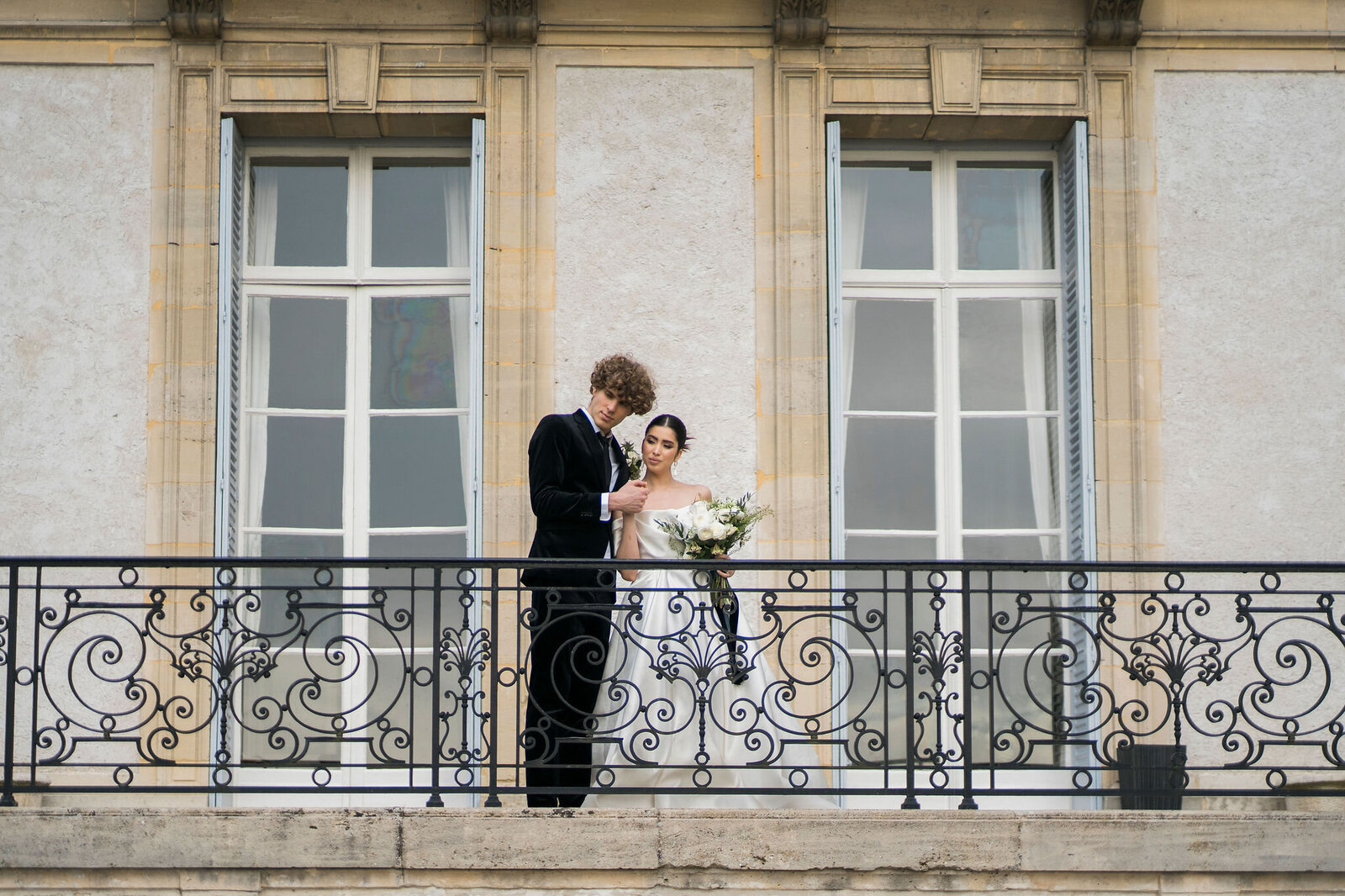 124-Chateau-de-Santeny-Paris-France-Inspiration-Love-Story Elopement-Cinematic-Romance-Destination-Wedding-Editorial-Luxury-Fine-Art-Lisa-Vigliotta-Photography
