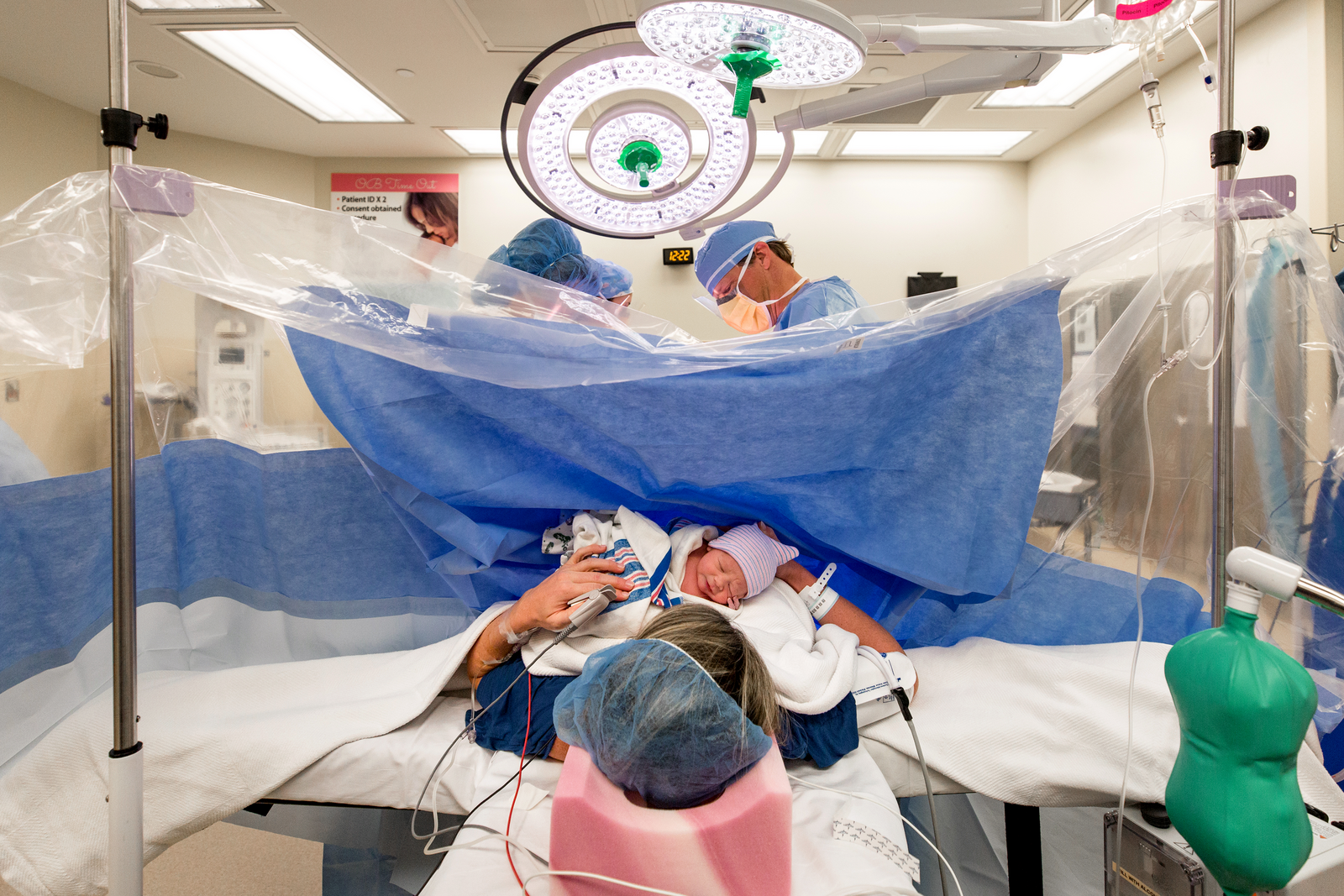 birth photographer, columbus, ga, atlanta, c-section, cesarean, operating room, ker-fox photography_1138