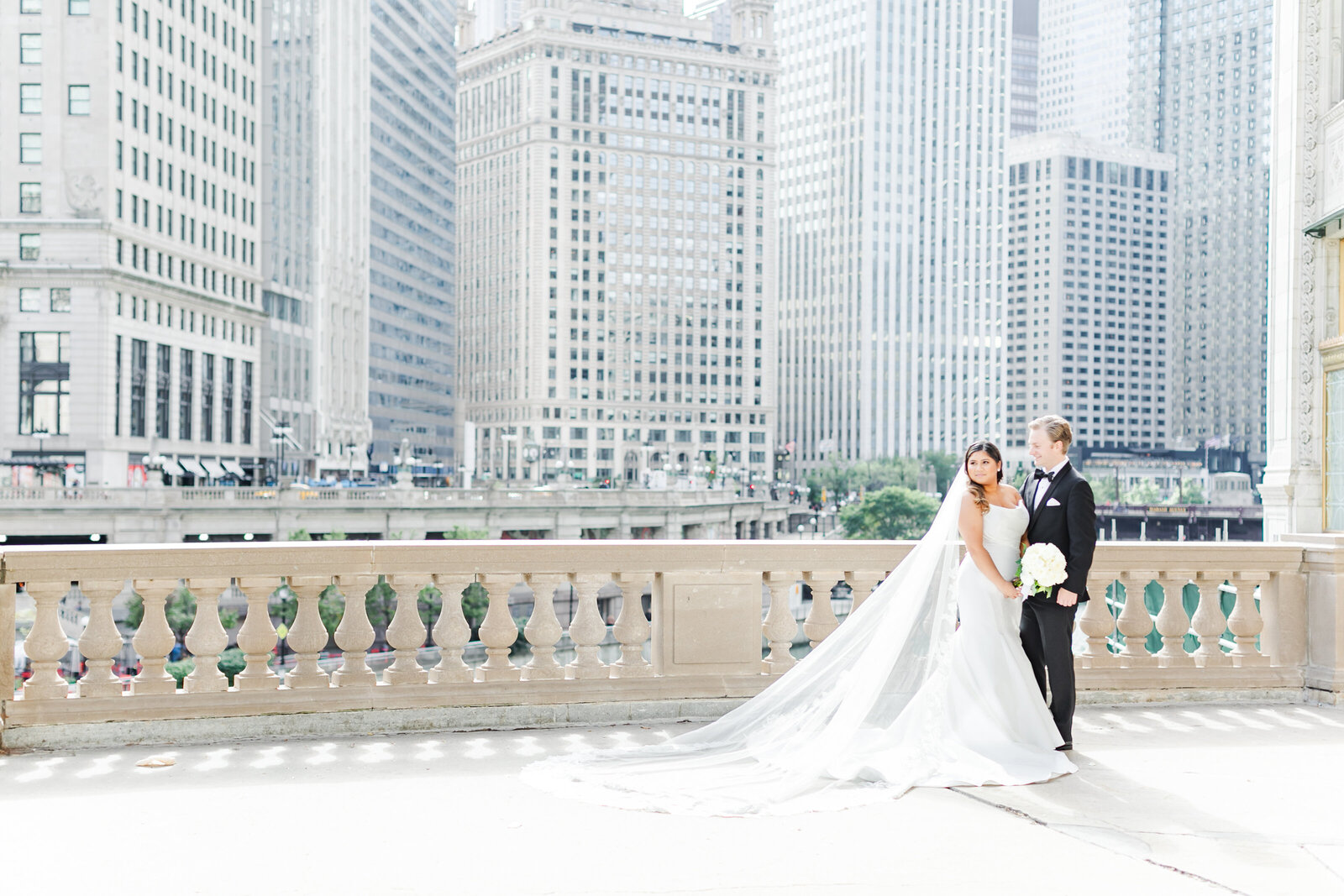 23_bride_and_groom_wrigley_building_chicago_illinois_wedding_photo