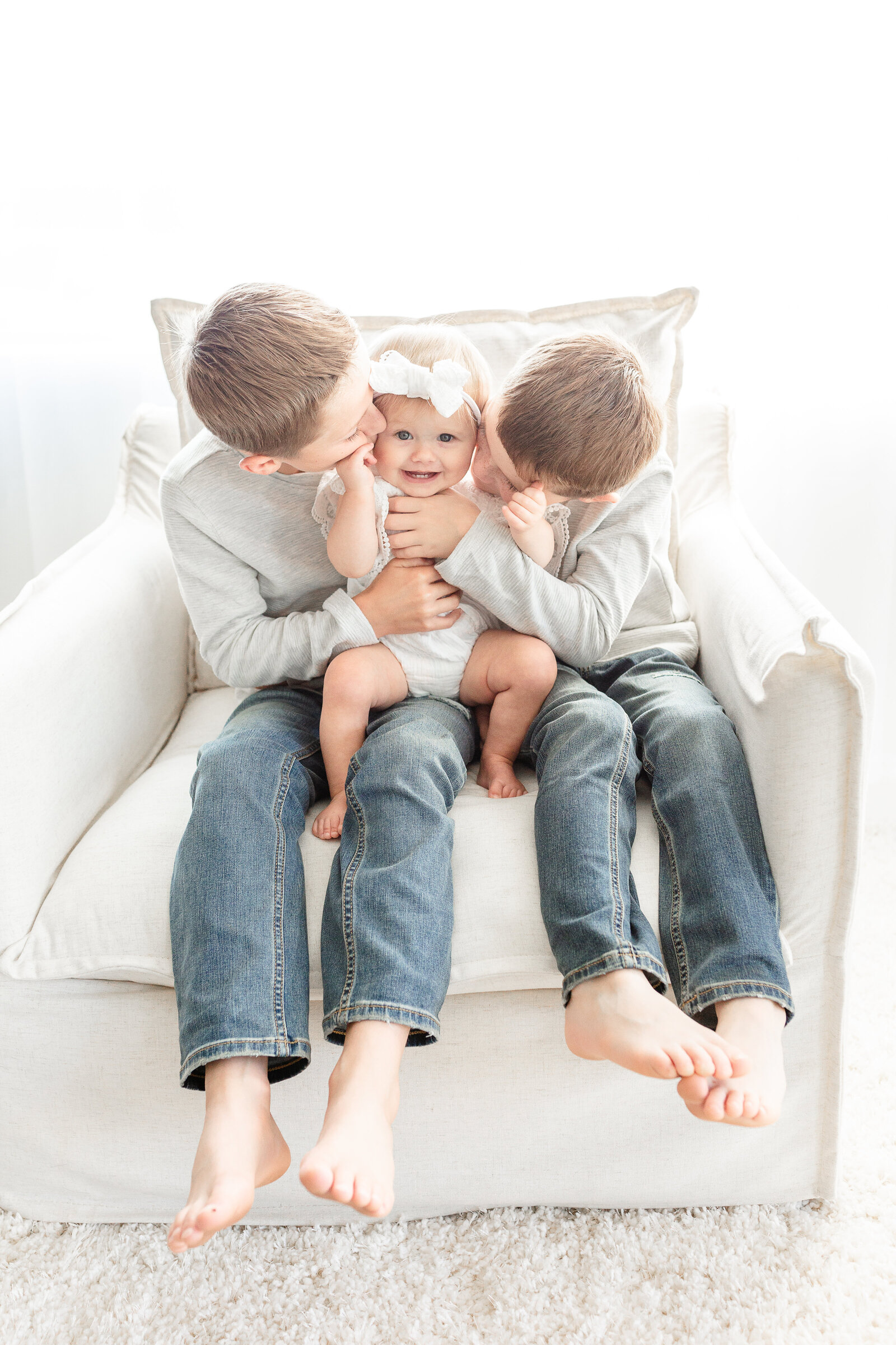 Studio Neue hosts first birthday cake smash session where Plymouth Michigan Newborn Photographer captures images