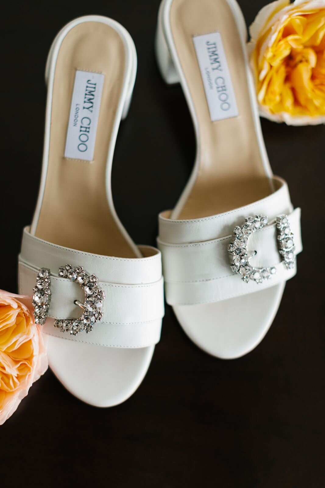 leila-james-events-newport-rhode-island-luxury-wedding-planner-castle-hill-inn-venue-erin-mcginn-wedding-photographer-bright-florals-CH0036 copy