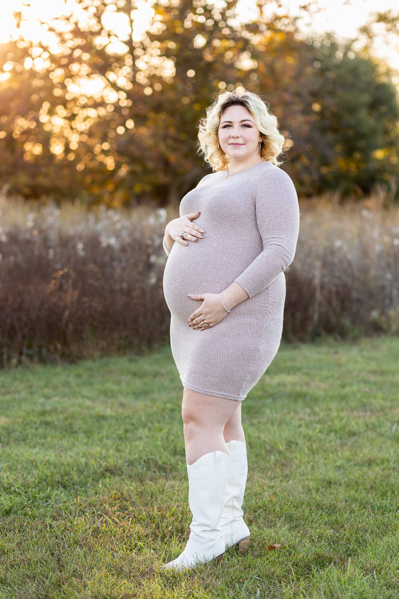 Maternity-outdoor-photography-session-golden-hour-Frankfort-Kentucky-photographer-3