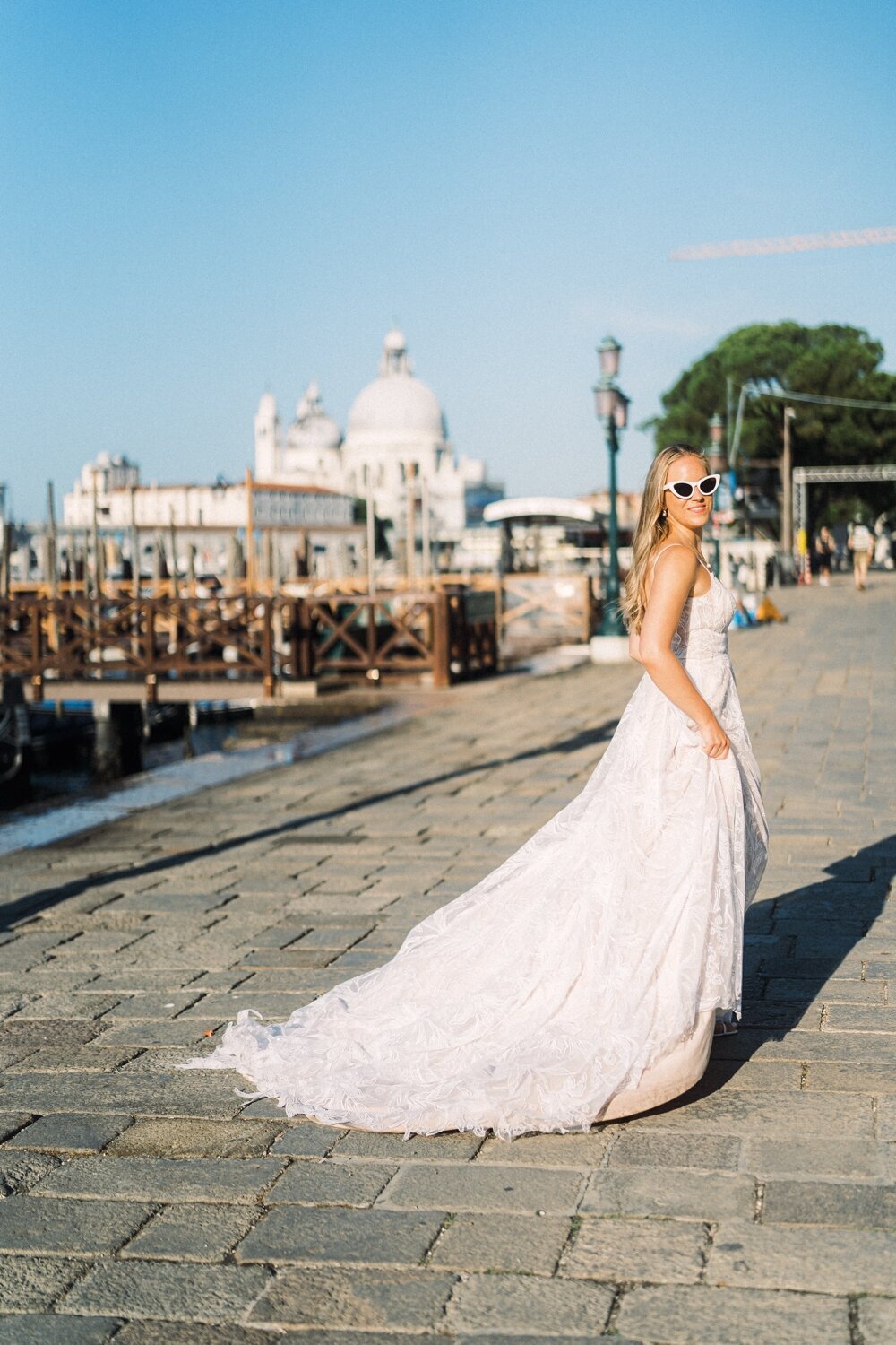 venice-elopement-photographer-editorial-film-35mm-wedding-fashion_0145