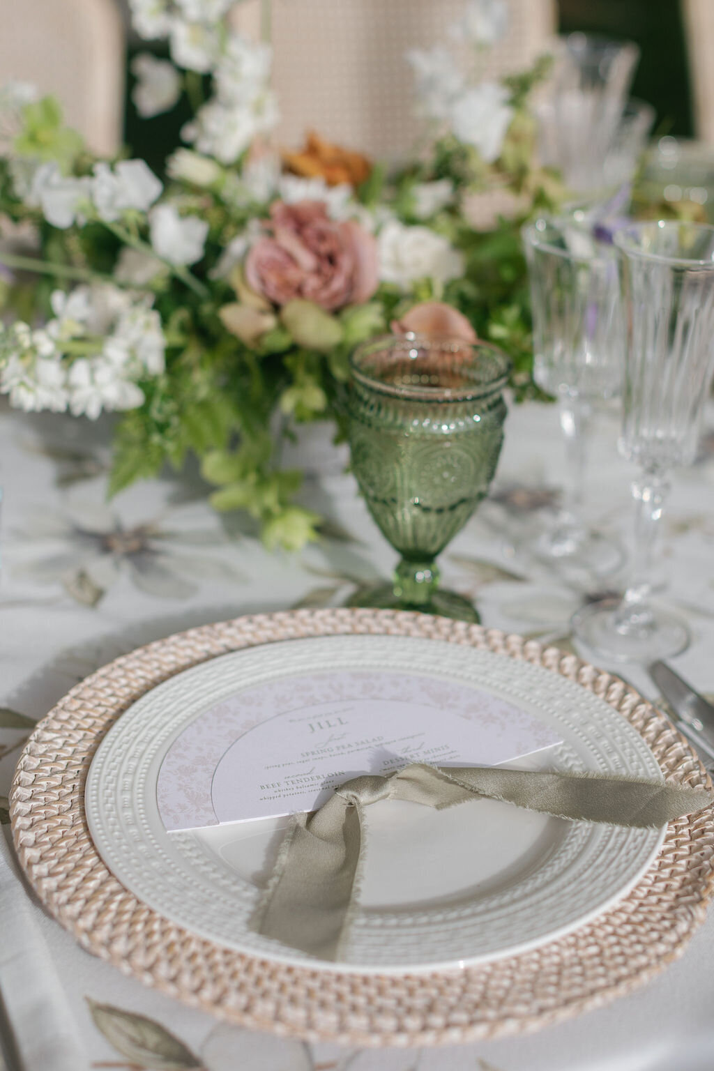20_Kate Campbell Floral Whitehall Manor tented spring wedding by Anna and Wright photo
