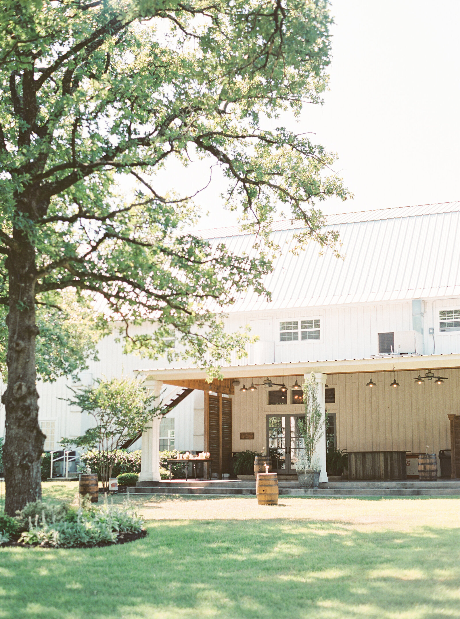 White Sparrow Barn_Lindsay and Scott_Madeline Trent Photography-0133