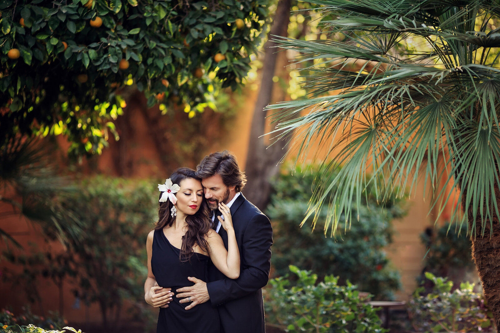 arizona-bride-and-groom-embrace-before-their-wedding-lauren-ashley-studios-photography
