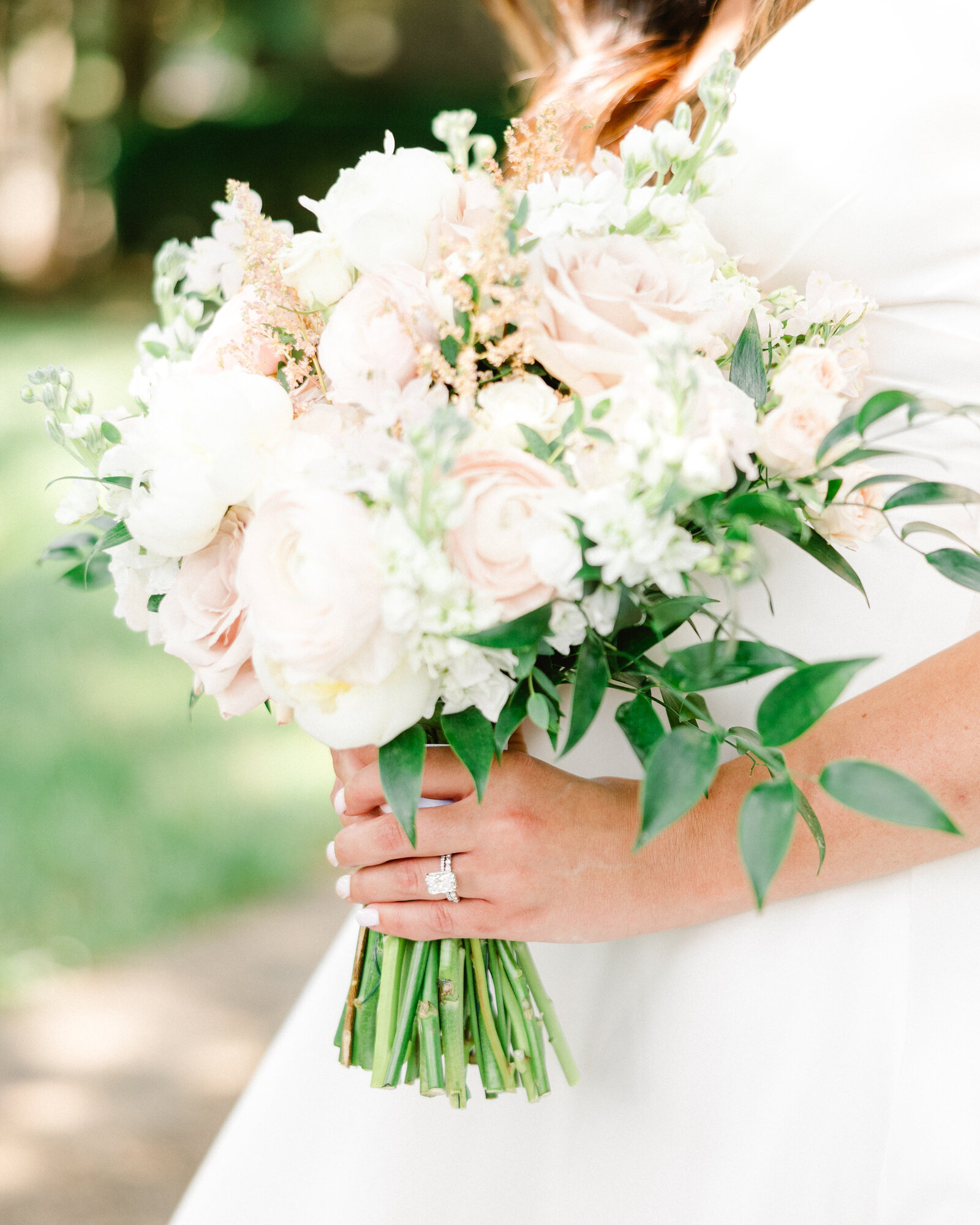 abby-bell-photography-wedding-sarah-kate-thomas-bridal-bouquet